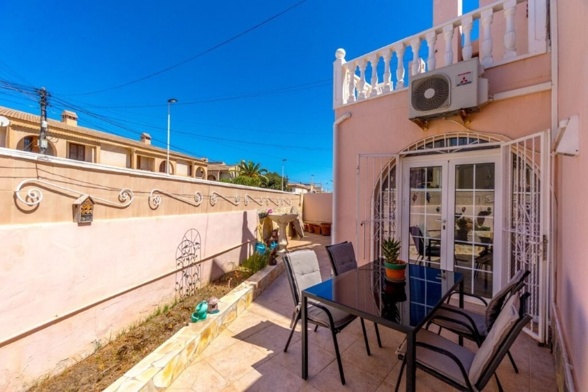 Återförsäljning - Town House -
Torrevieja - Los Frutales/ La Rosaleda