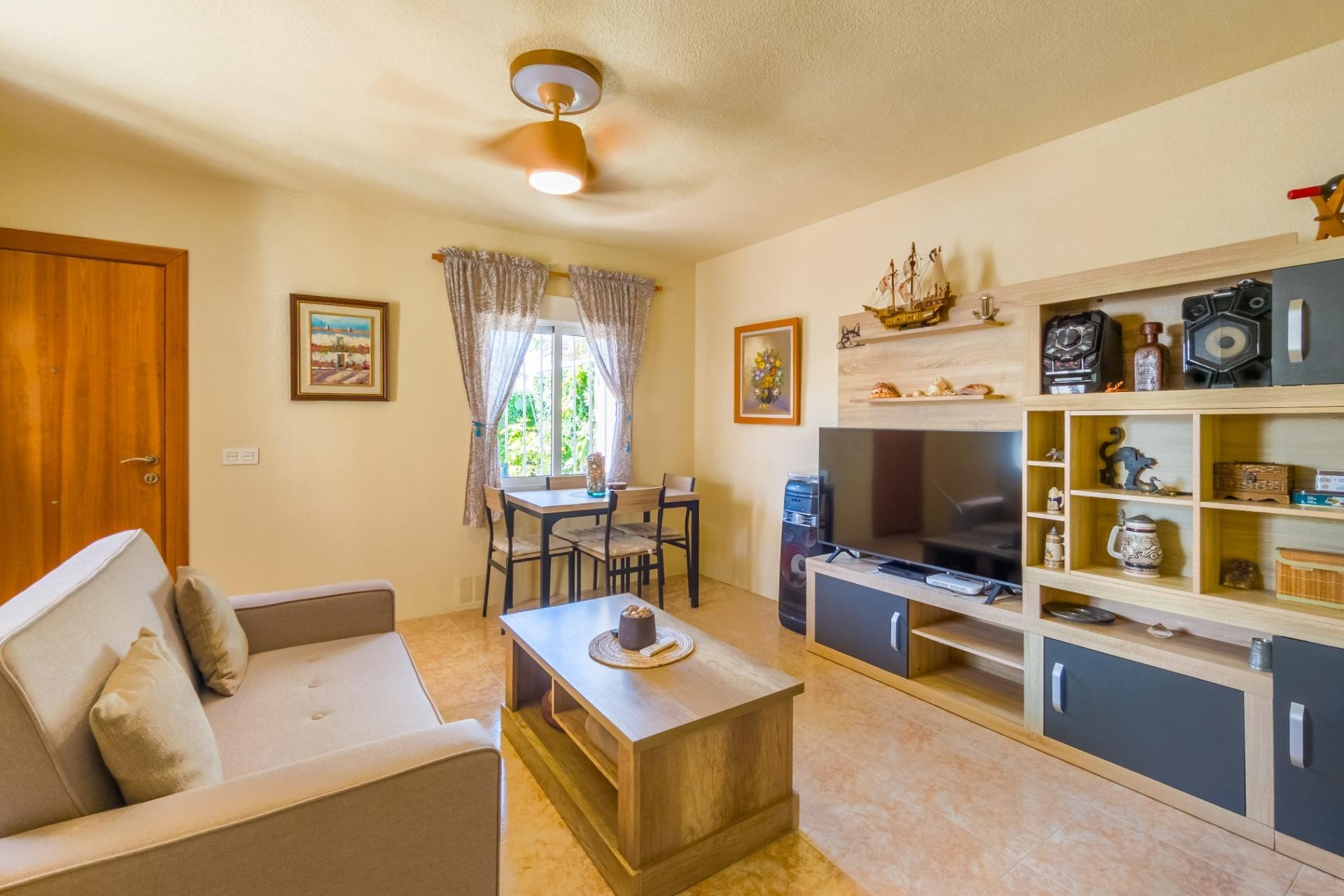 Återförsäljning - Town House -
Torrevieja - Nueva Torrevieja