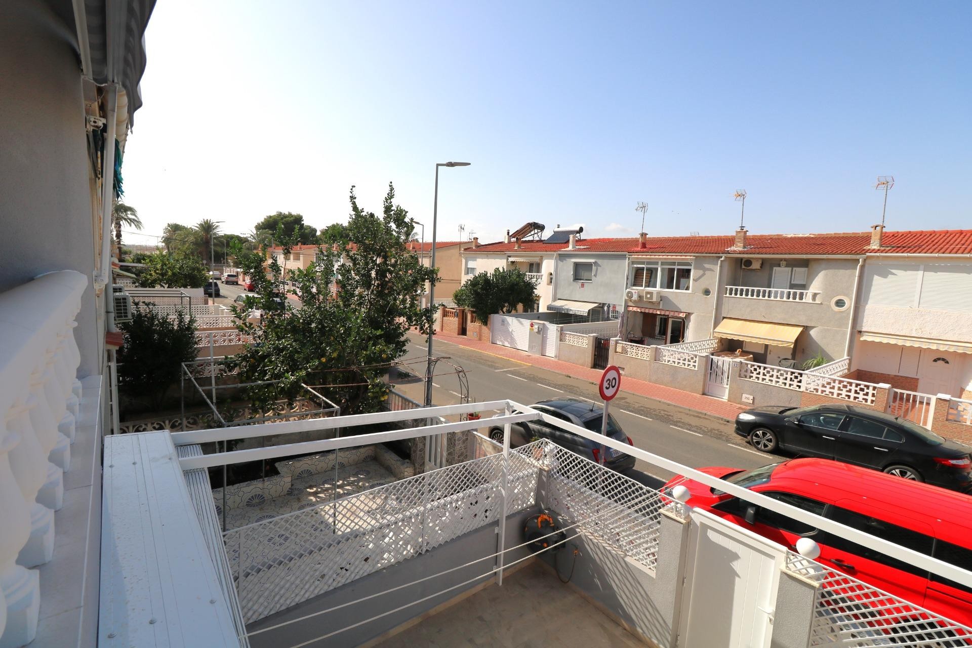 Återförsäljning - Town House -
Torrevieja - Playa De Los Naufragos