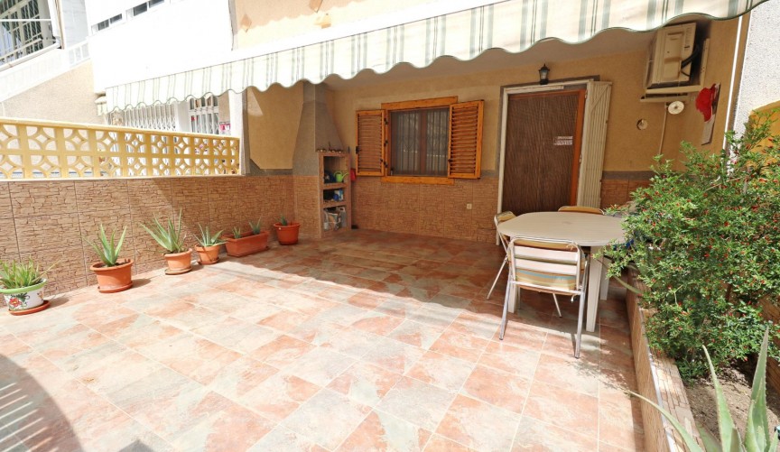 Återförsäljning - Town House -
Torrevieja - Playa De Los Naufragos