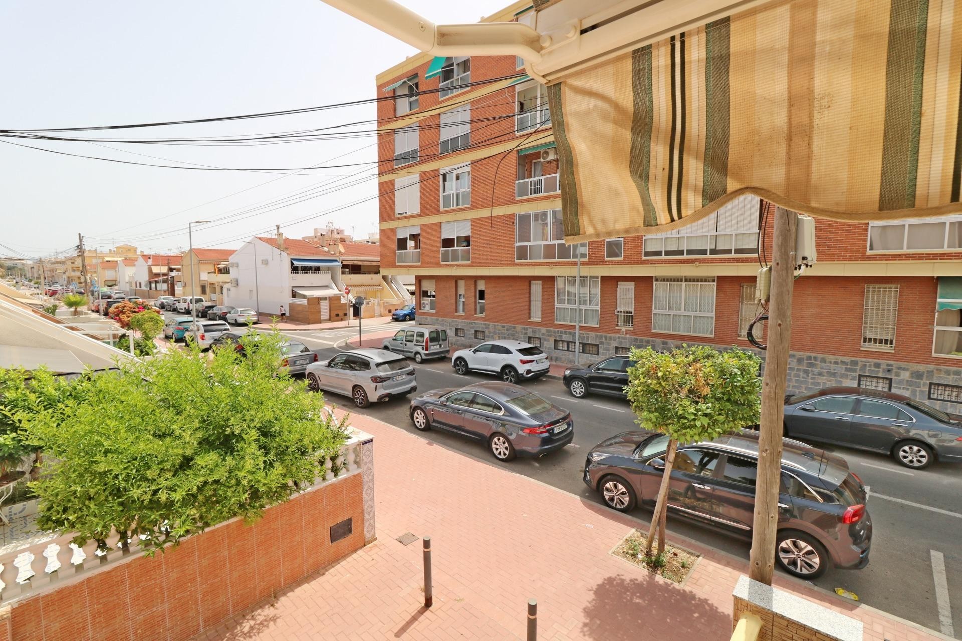 Återförsäljning - Town House -
Torrevieja - Playa De Los Naufragos