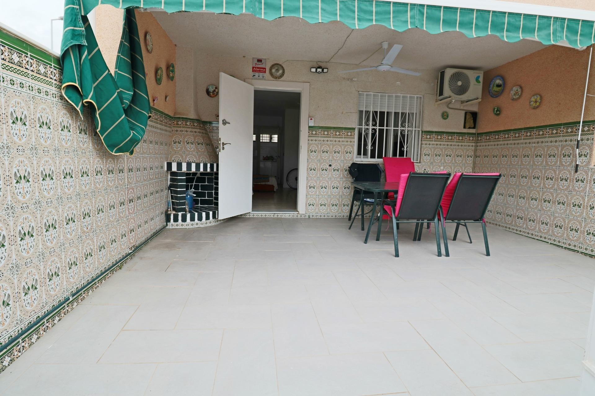 Återförsäljning - Town House -
Torrevieja - Playa De Los Naufragos