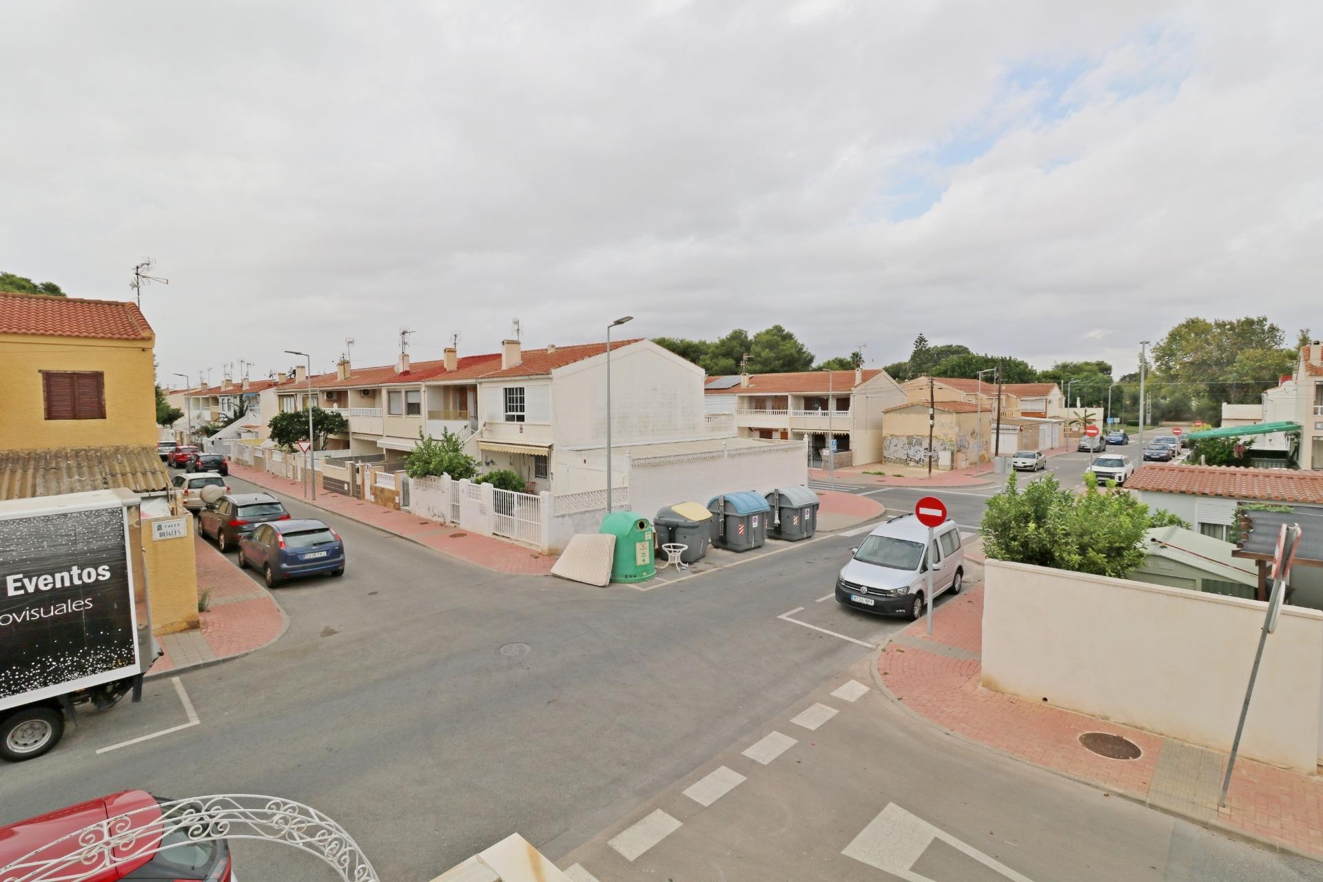 Återförsäljning - Town House -
Torrevieja - Playa De Los Naufragos