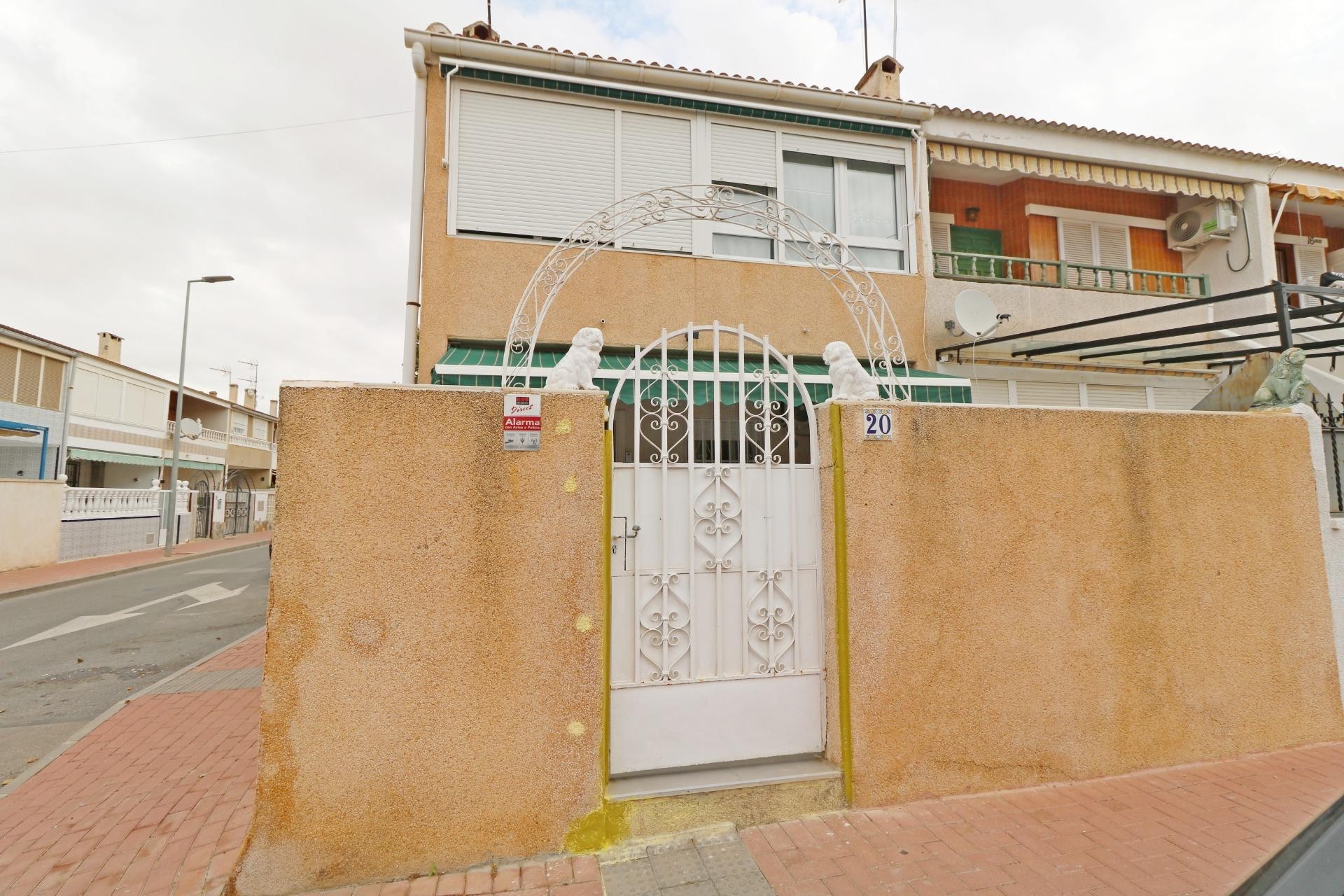Återförsäljning - Town House -
Torrevieja - Playa De Los Naufragos
