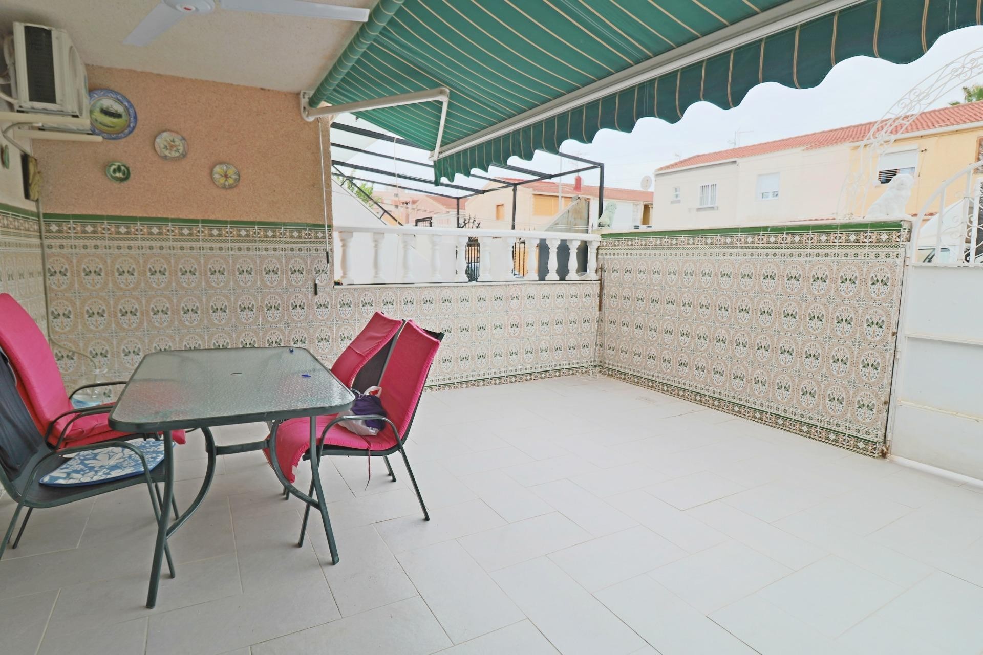 Återförsäljning - Town House -
Torrevieja - Playa De Los Naufragos