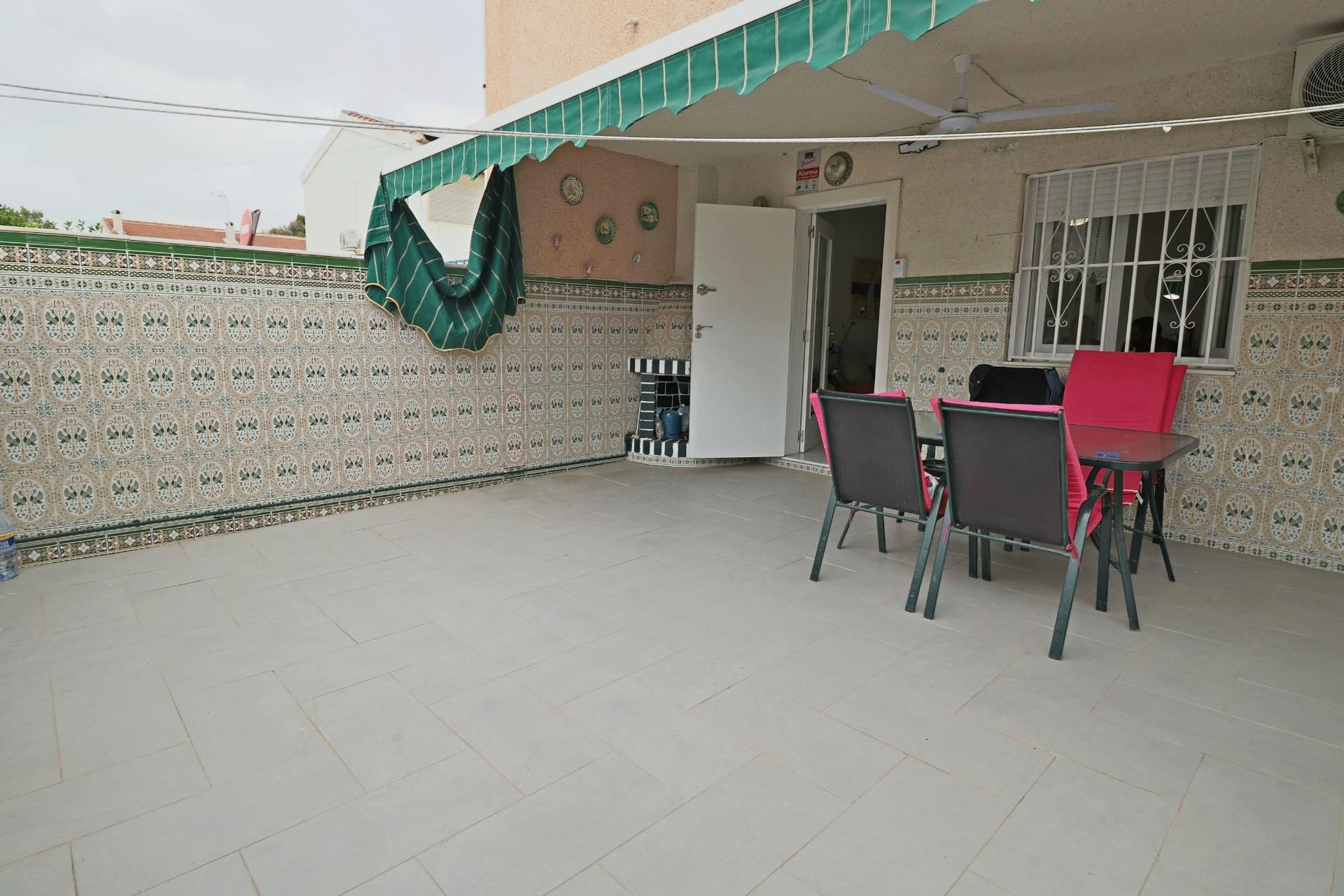 Återförsäljning - Town House -
Torrevieja - Playa De Los Naufragos