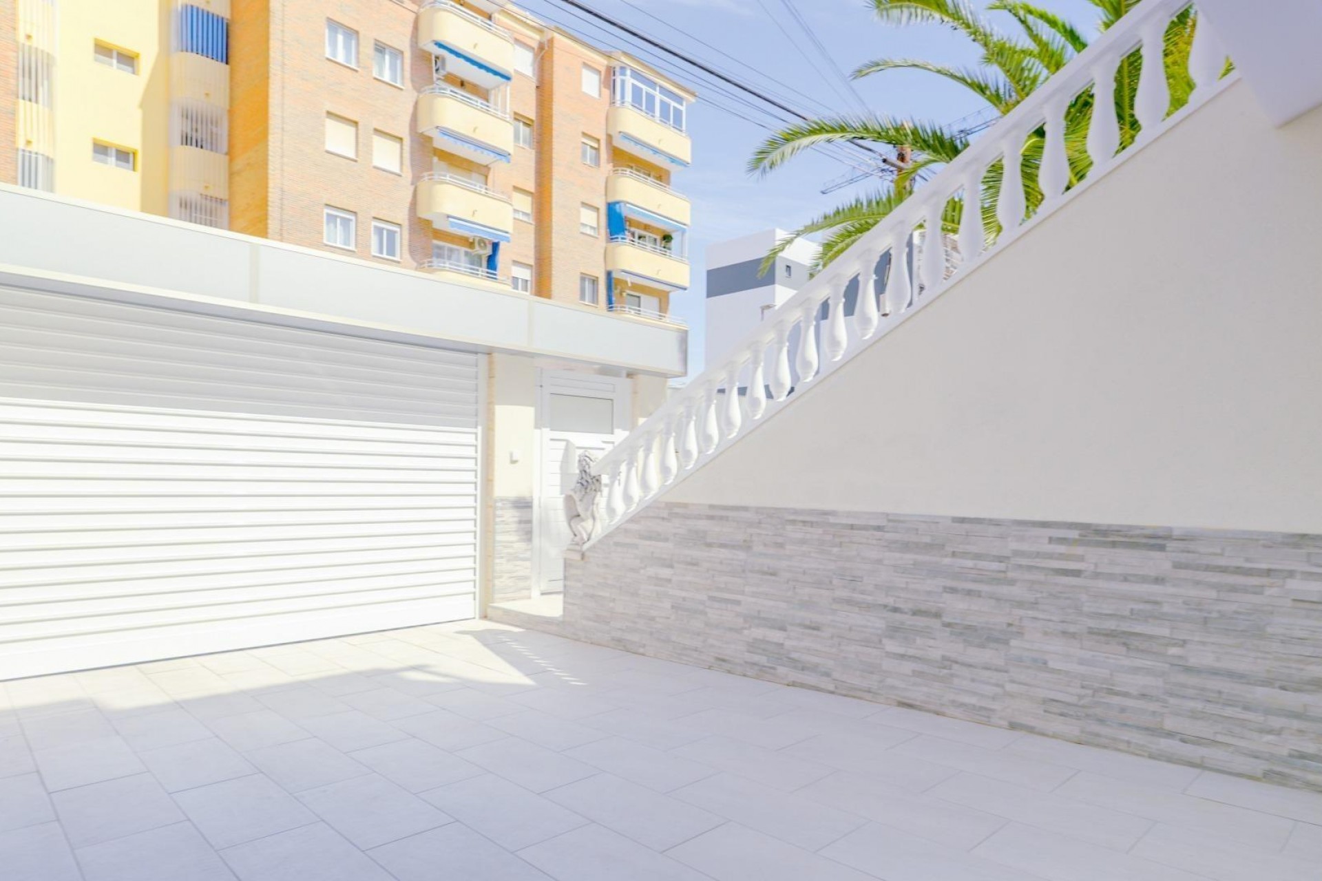 Återförsäljning - Town House -
Torrevieja - Punta Prima