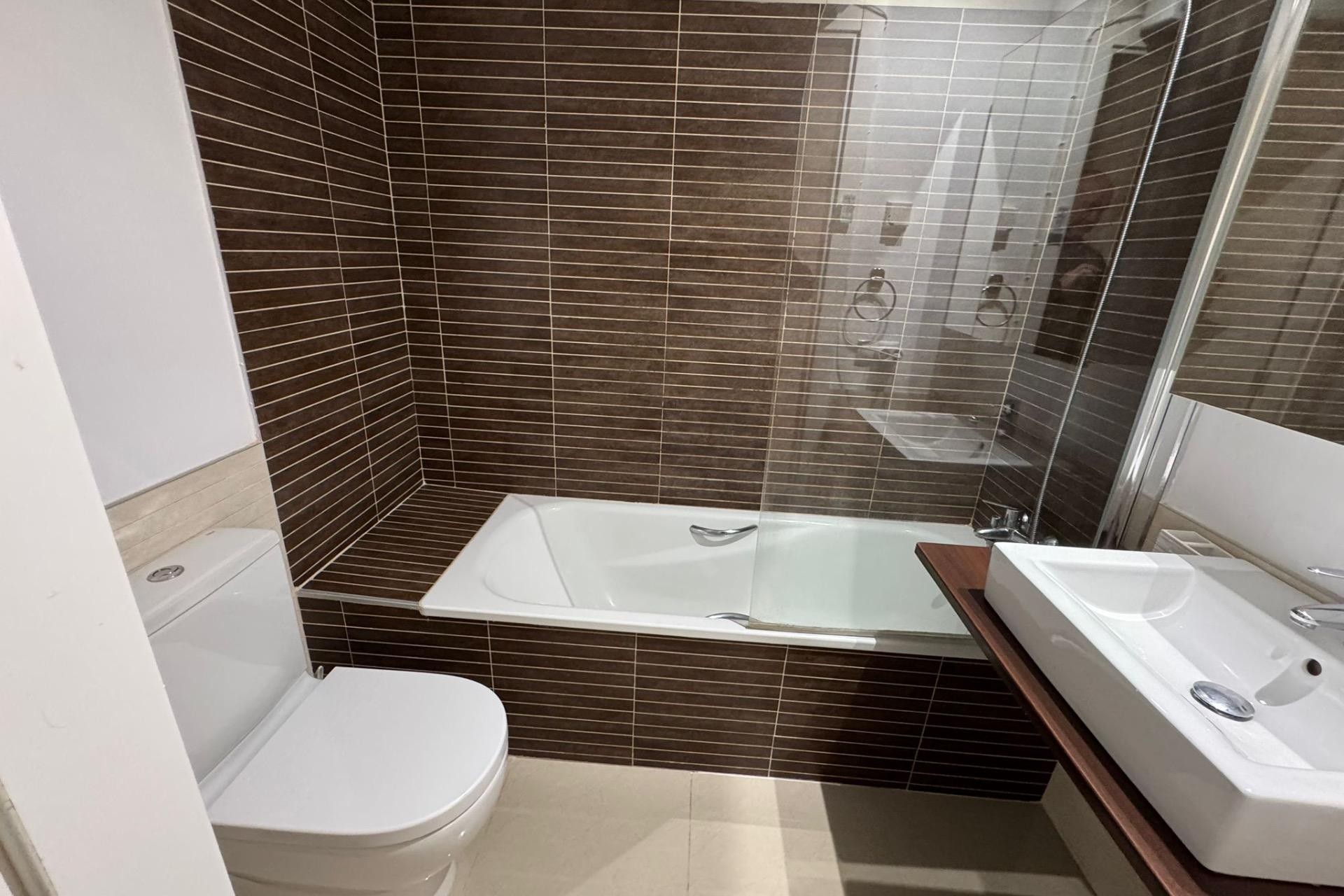 Återförsäljning - Town House -
Torrevieja - Punta Prima