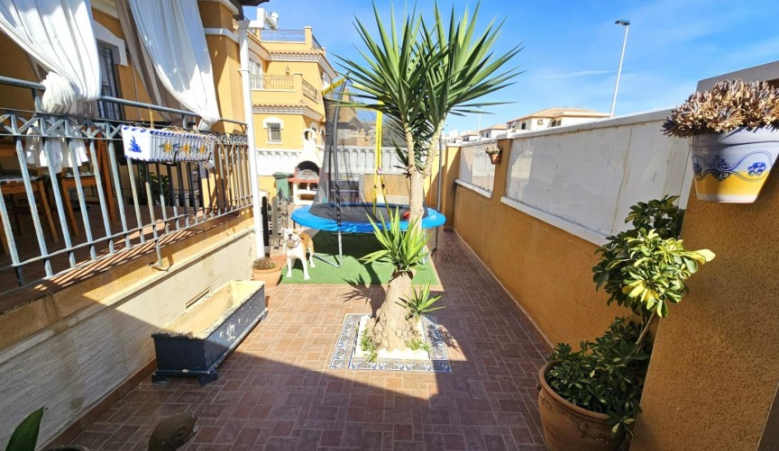 Återförsäljning - Town House -
Torrevieja - Sector 25