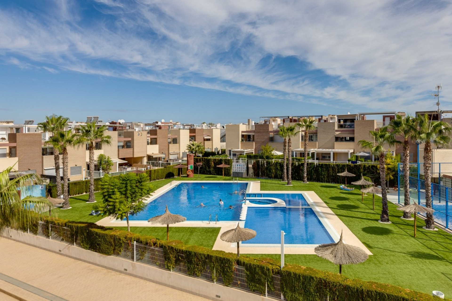 Återförsäljning - Town House -
Torrevieja - Sector 25