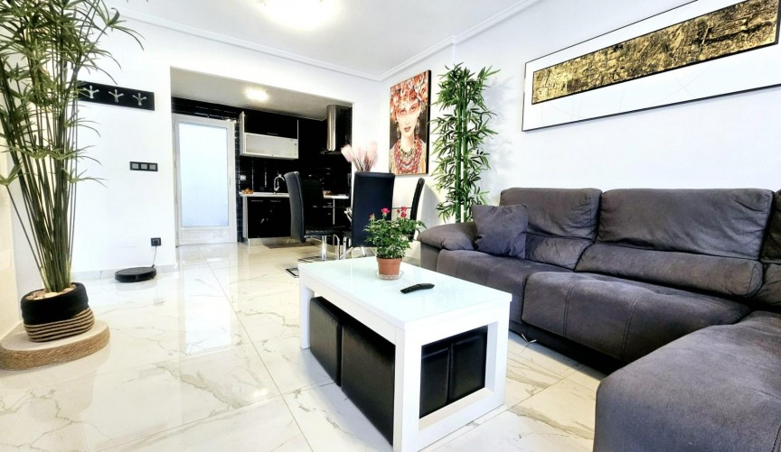 Återförsäljning - Town House -
Torrevieja - Torreblanca