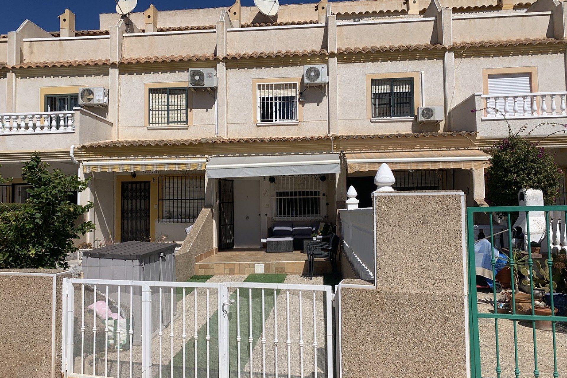 Återförsäljning - Town House -
Villamartin - Costa Blanca