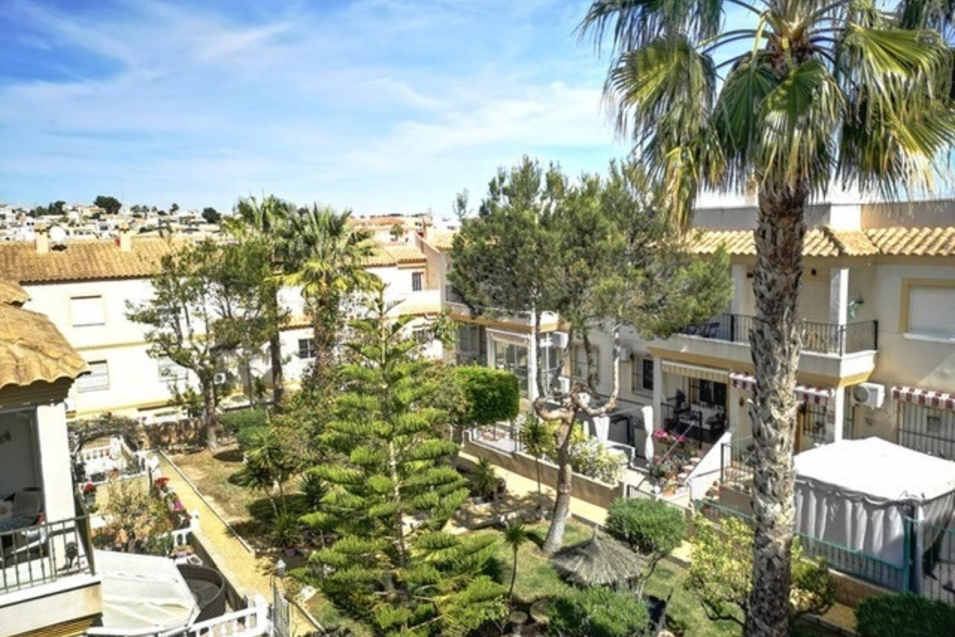 Återförsäljning - Town House -
Villamartin - Costa Blanca