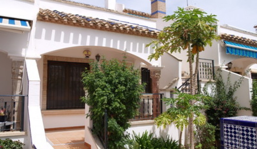 Återförsäljning - Town House -
Villamartin - Costa Blanca