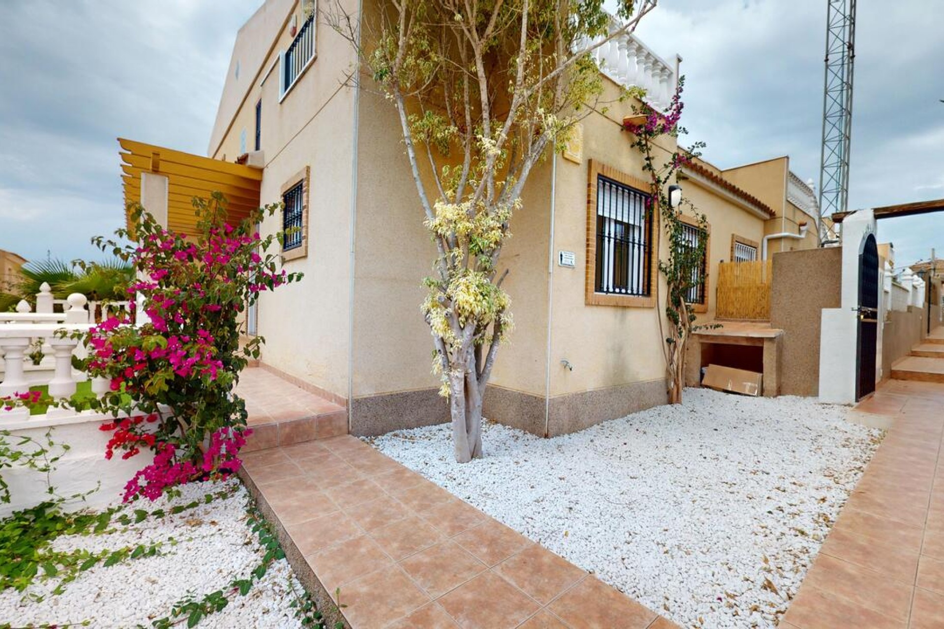 Återförsäljning - Town House -
Villamartin - Costa Blanca