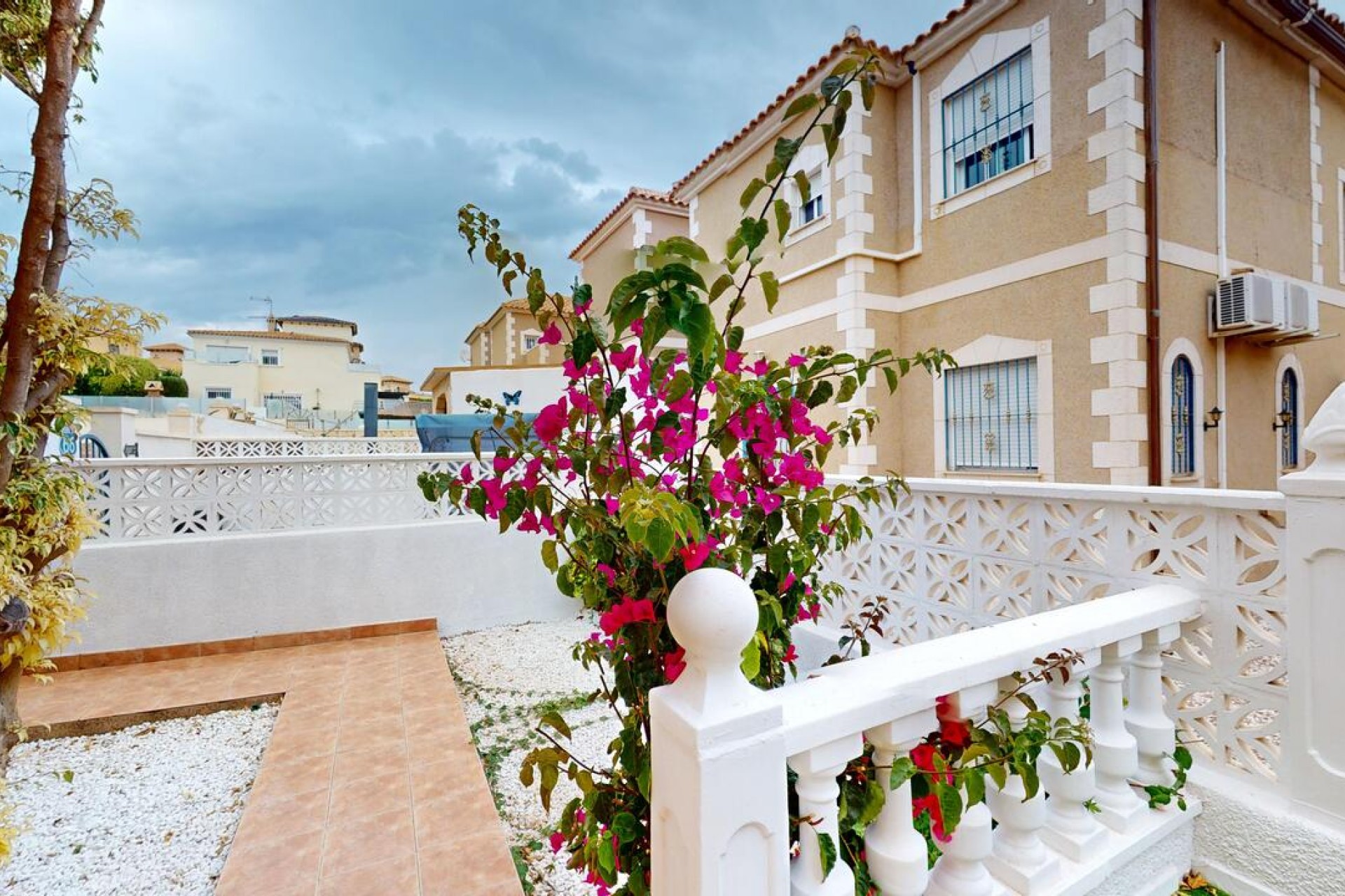 Återförsäljning - Town House -
Villamartin - Costa Blanca