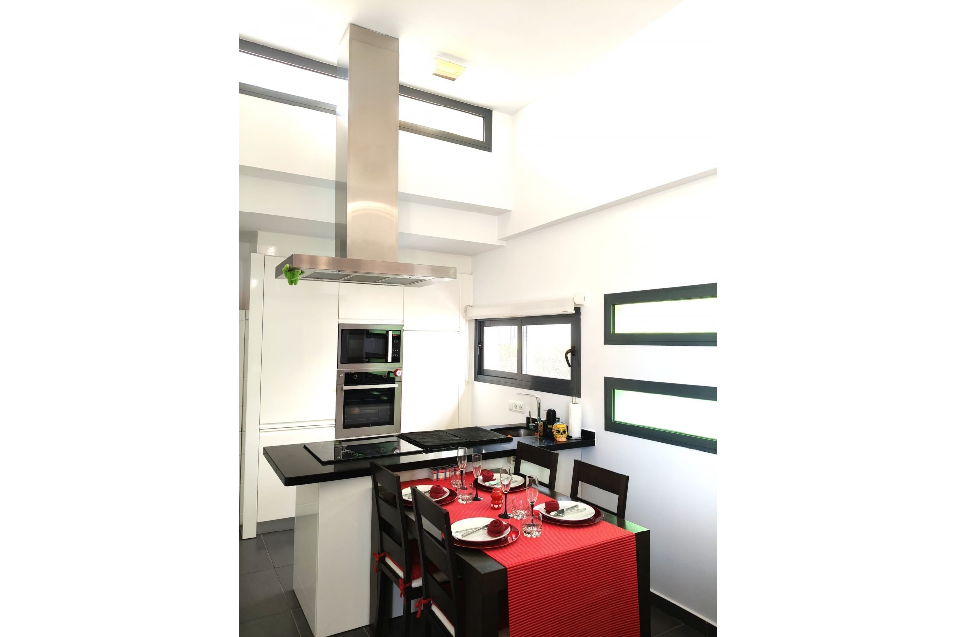 Återförsäljning - Town House -
Villamartin - Costa Blanca