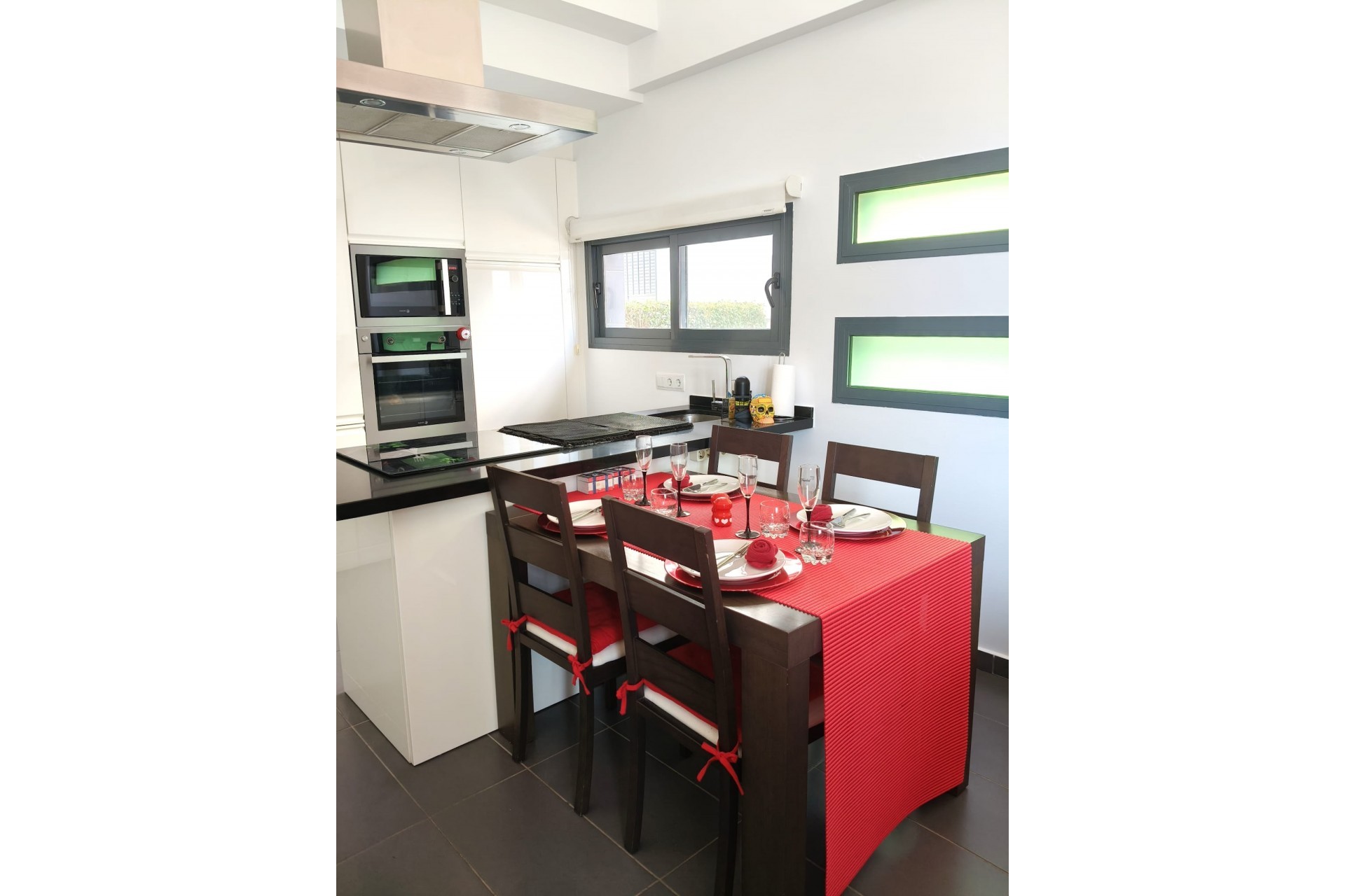 Återförsäljning - Town House -
Villamartin - Costa Blanca