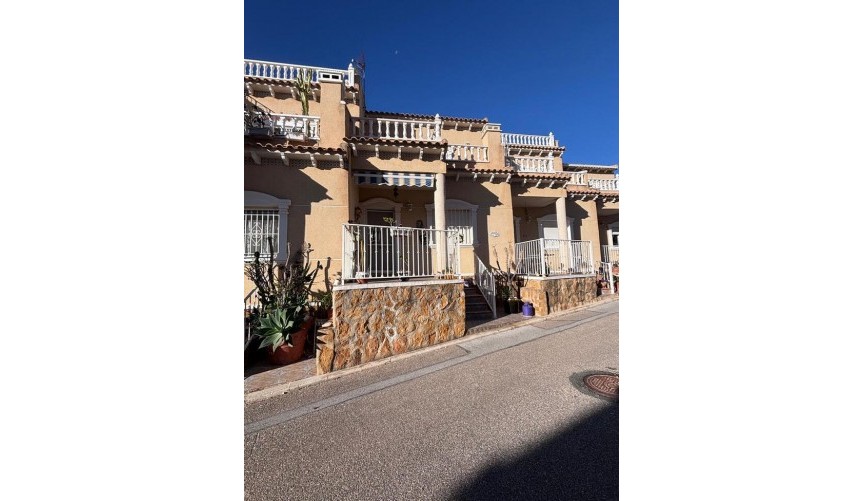 Återförsäljning - Town House -
Villamartin - Costa Blanca