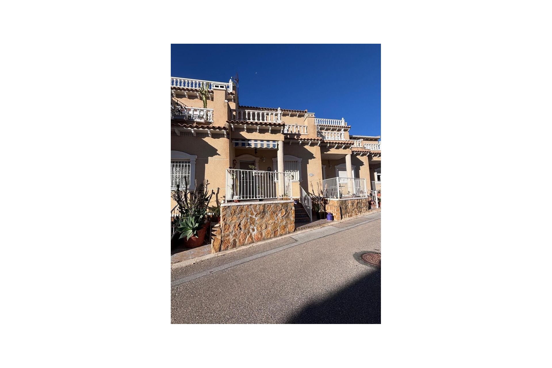 Återförsäljning - Town House -
Villamartin - Costa Blanca