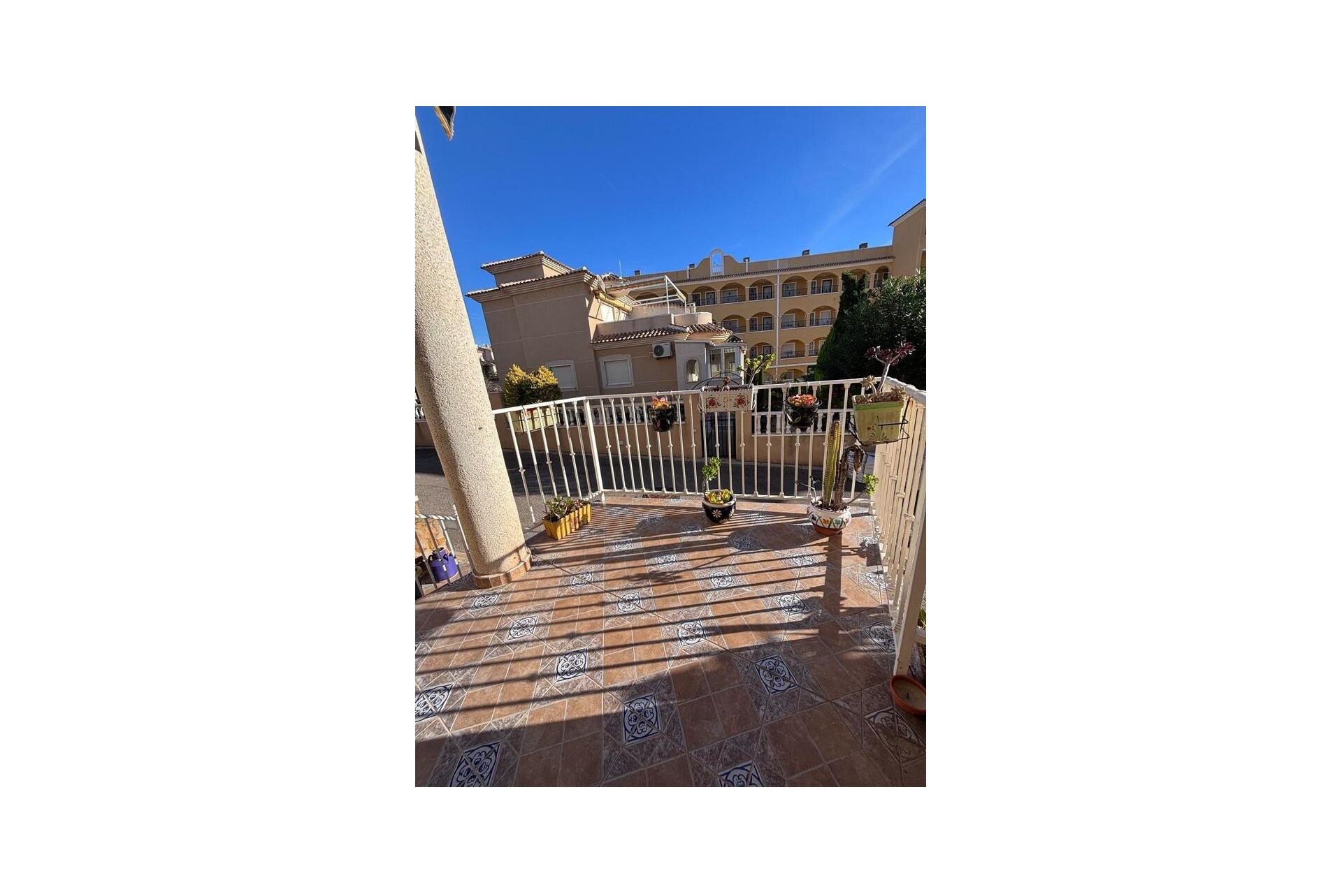 Återförsäljning - Town House -
Villamartin - Costa Blanca