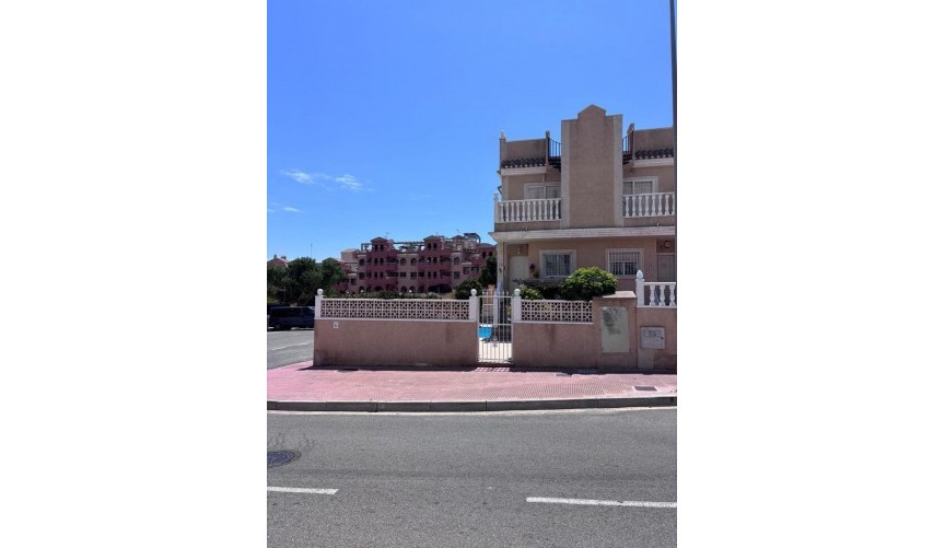 Återförsäljning - Town House -
Villamartin - Costa Blanca