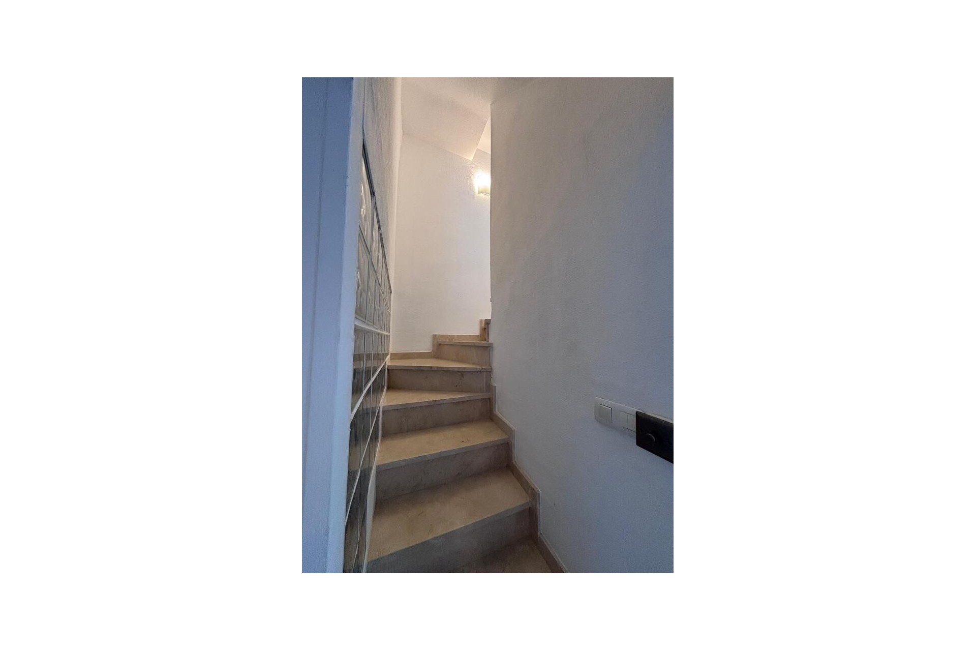 Återförsäljning - Town House -
Villamartin - Costa Blanca