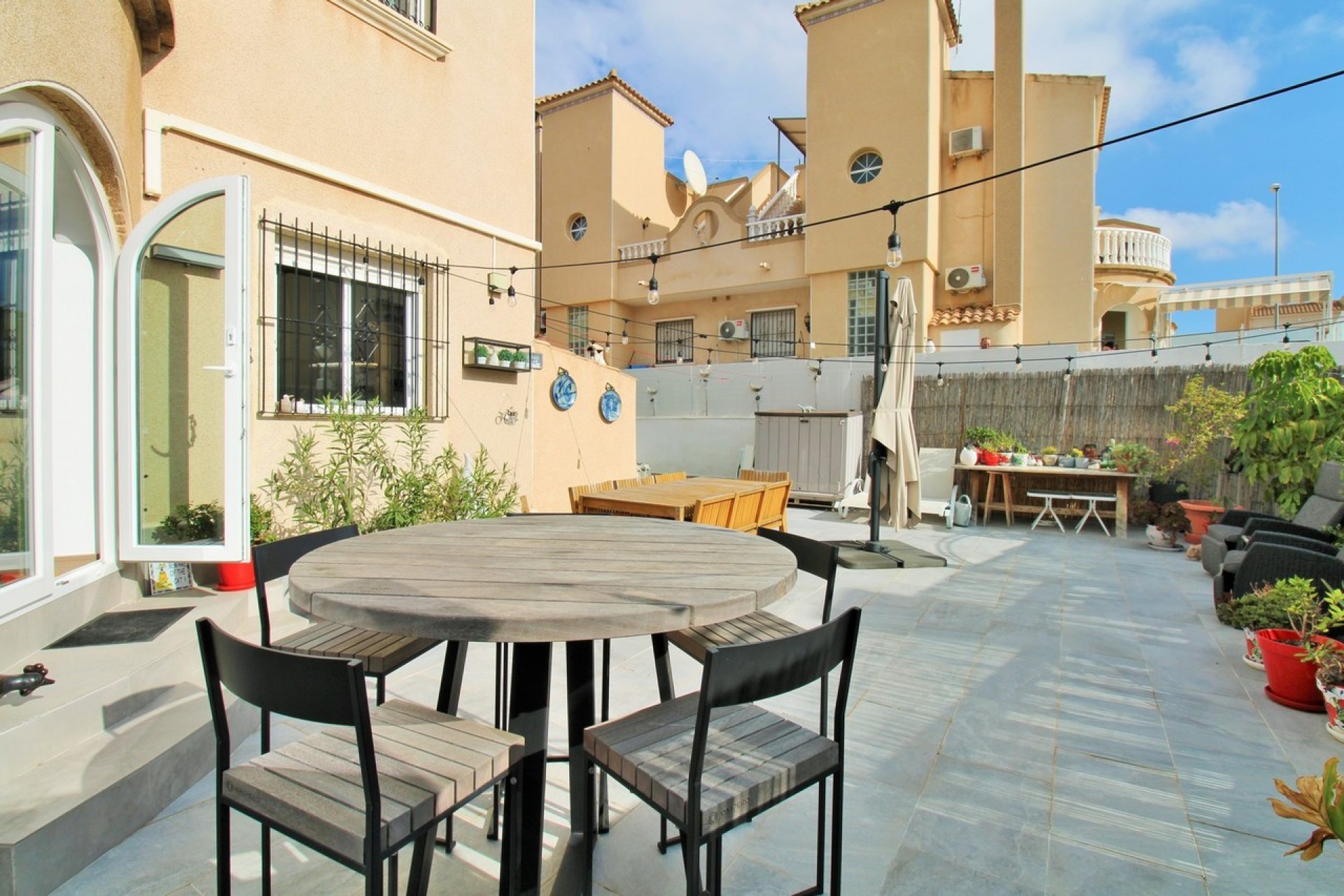 Återförsäljning - Town House -
Villamartin - Costa Blanca