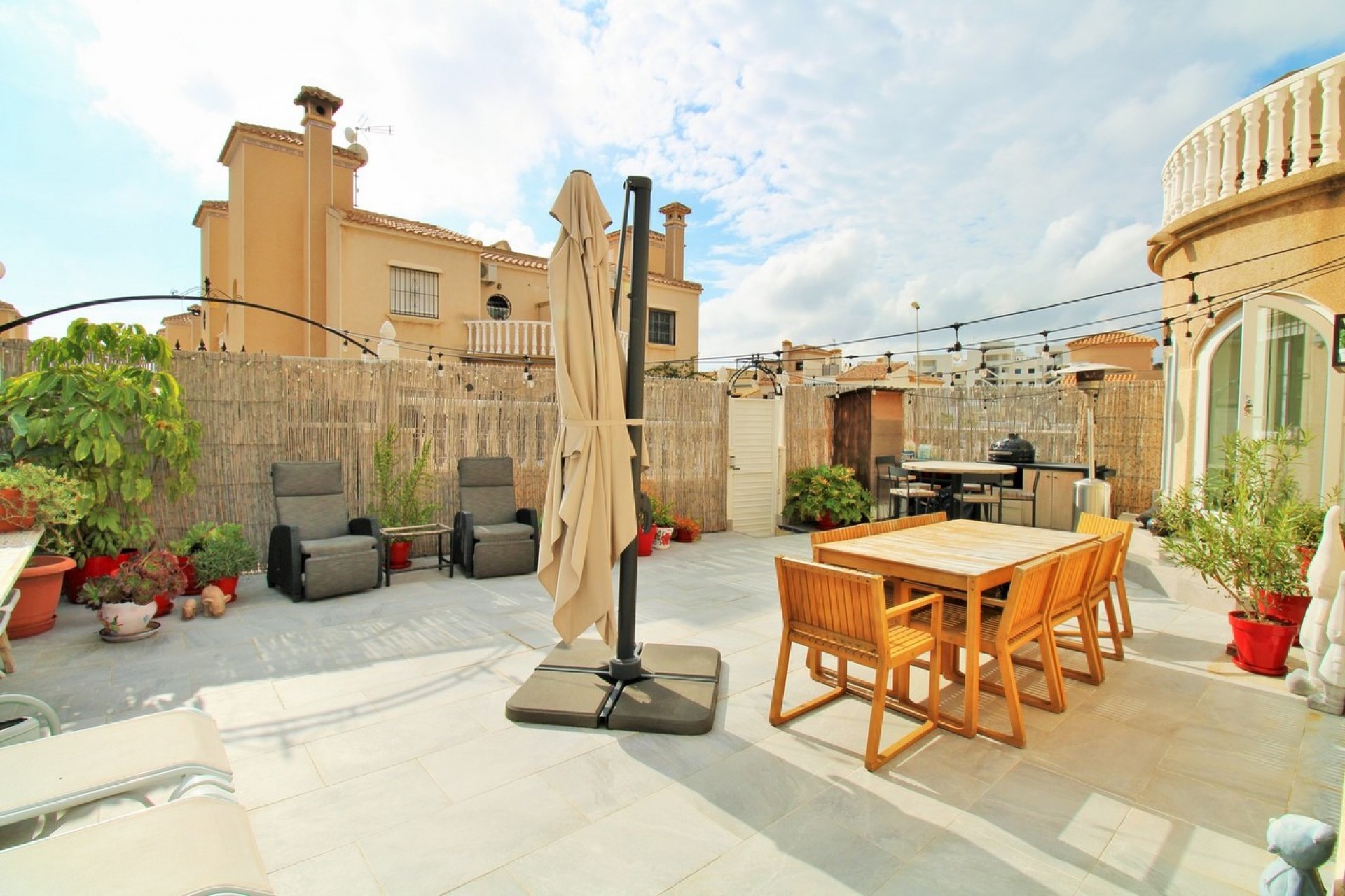 Återförsäljning - Town House -
Villamartin - Costa Blanca