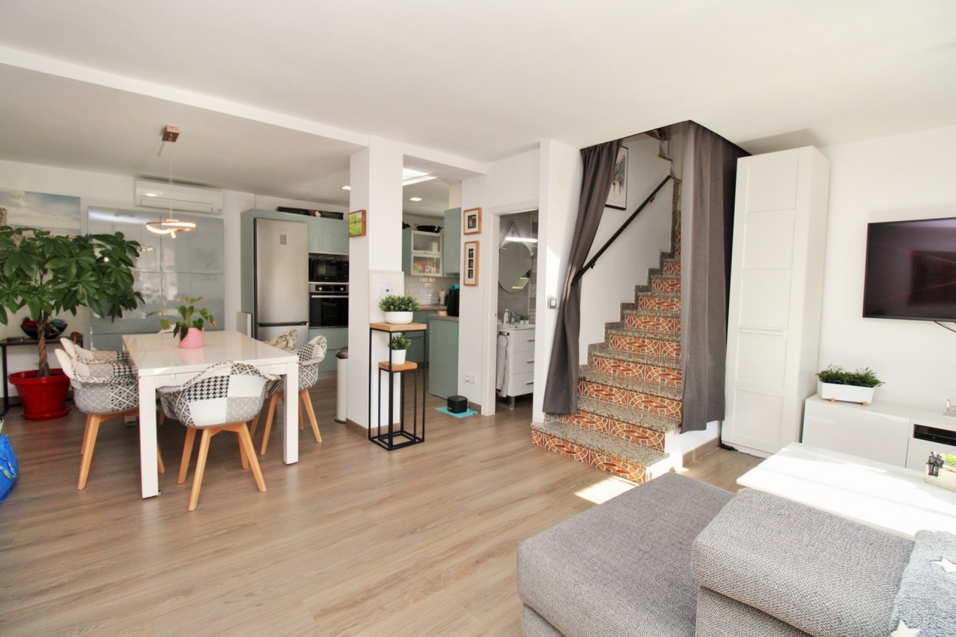 Återförsäljning - Town House -
Villamartin - Costa Blanca