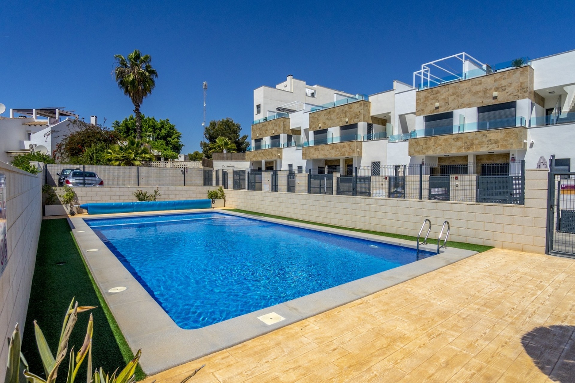 Återförsäljning - Town House -
Villamartin - Costa Blanca