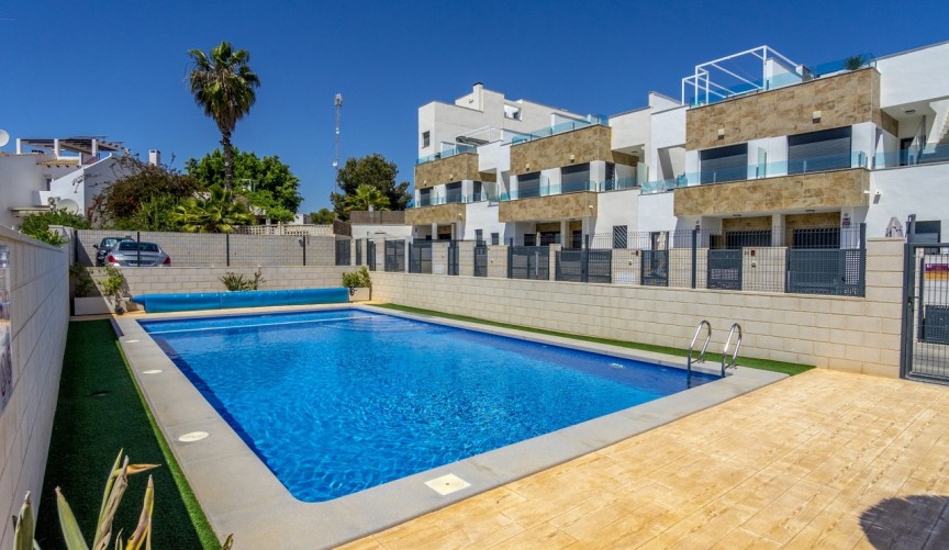 Återförsäljning - Town House -
Villamartin - Costa Blanca