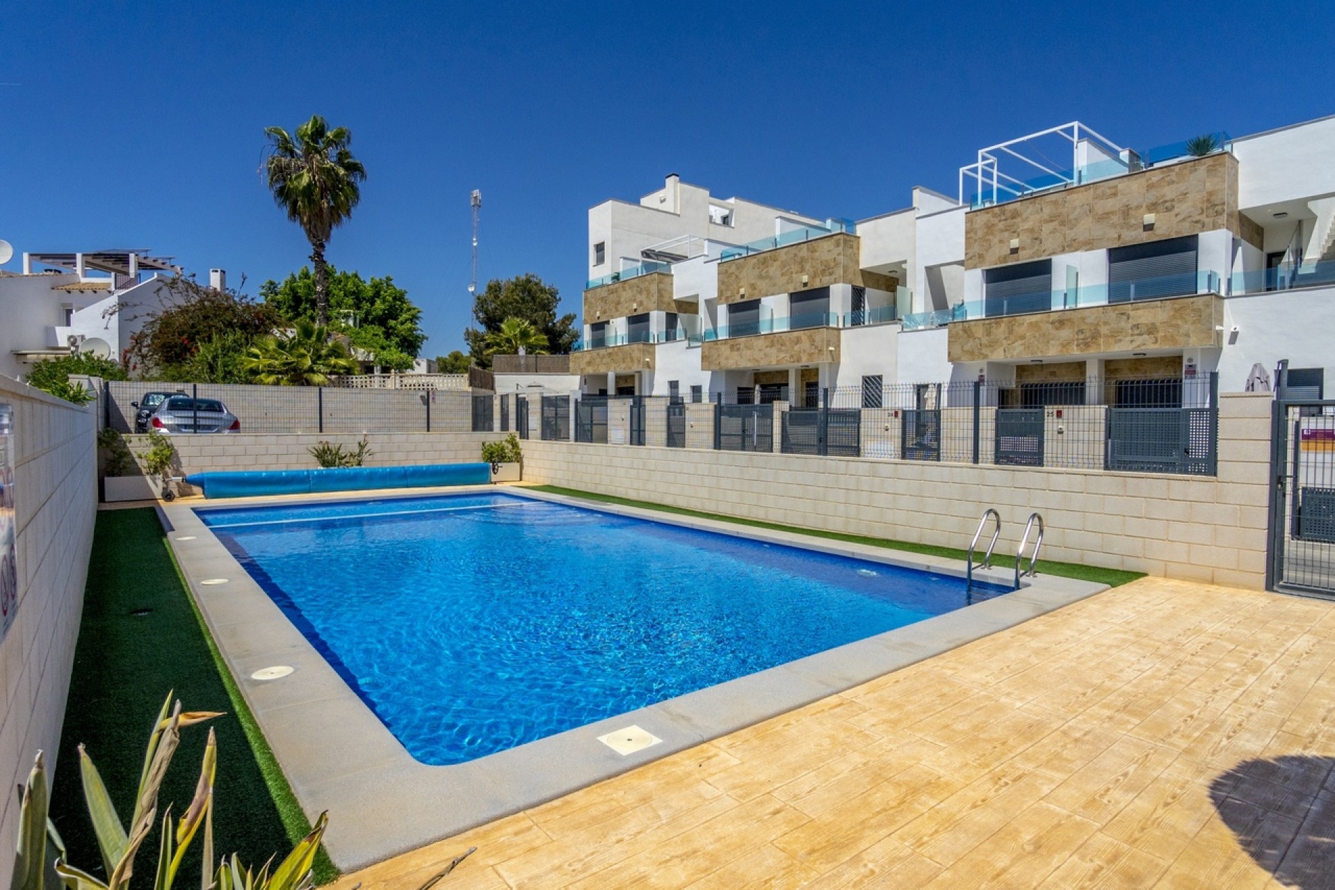 Återförsäljning - Town House -
Villamartin - Costa Blanca