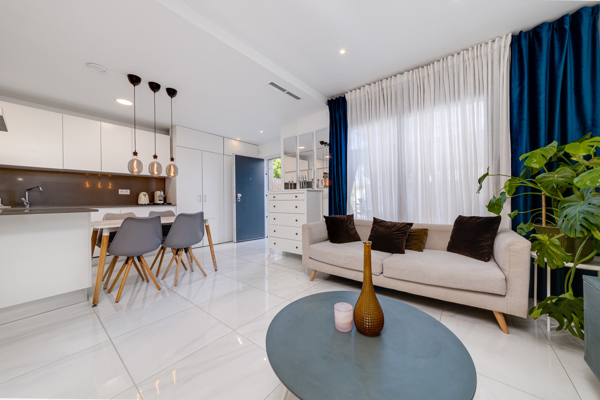 Återförsäljning - Town House -
Villamartin - Costa Blanca