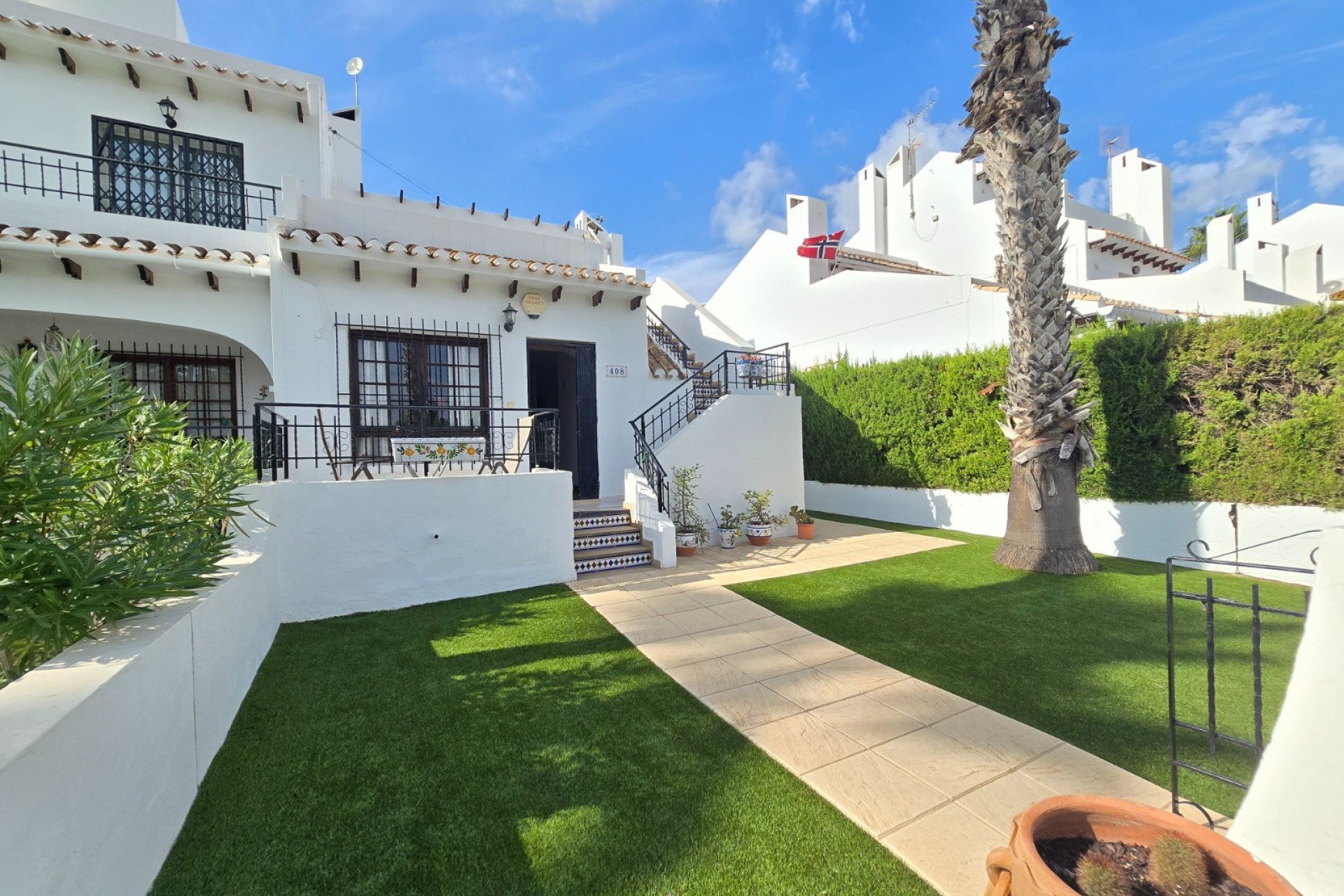 Återförsäljning - Town House -
Villamartin - Costa Blanca