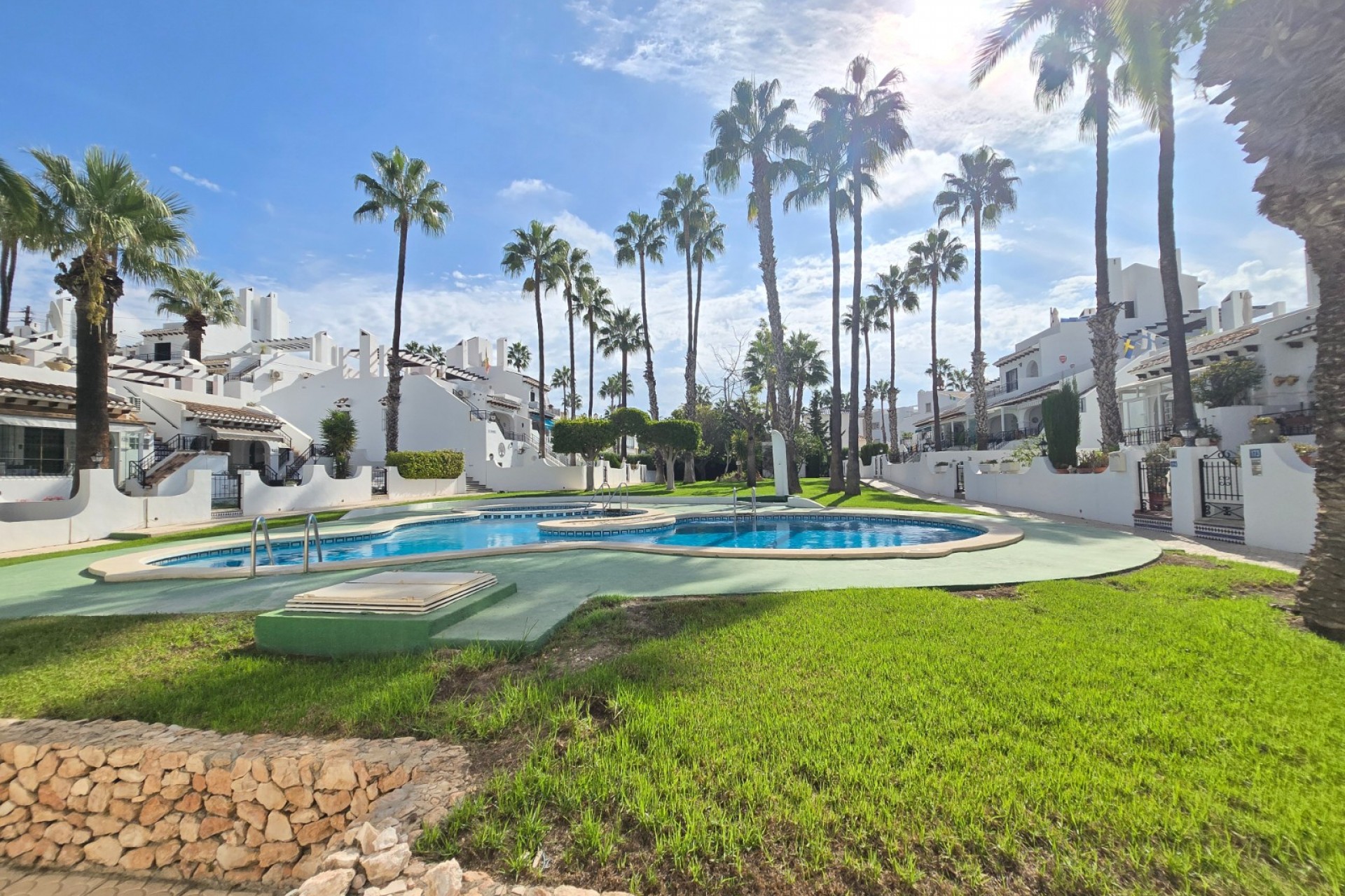 Återförsäljning - Town House -
Villamartin - Costa Blanca