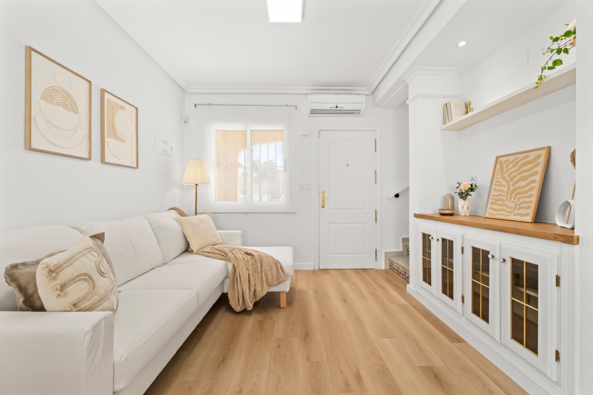 Återförsäljning - Town House -
Villamartin - Costa Blanca