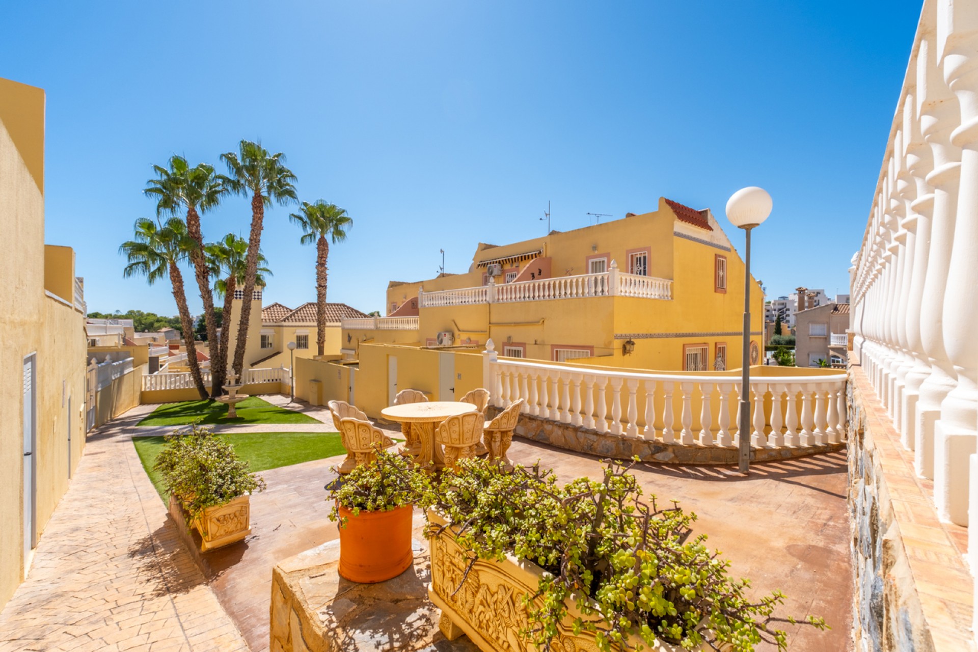 Återförsäljning - Town House -
Villamartin - Costa Blanca