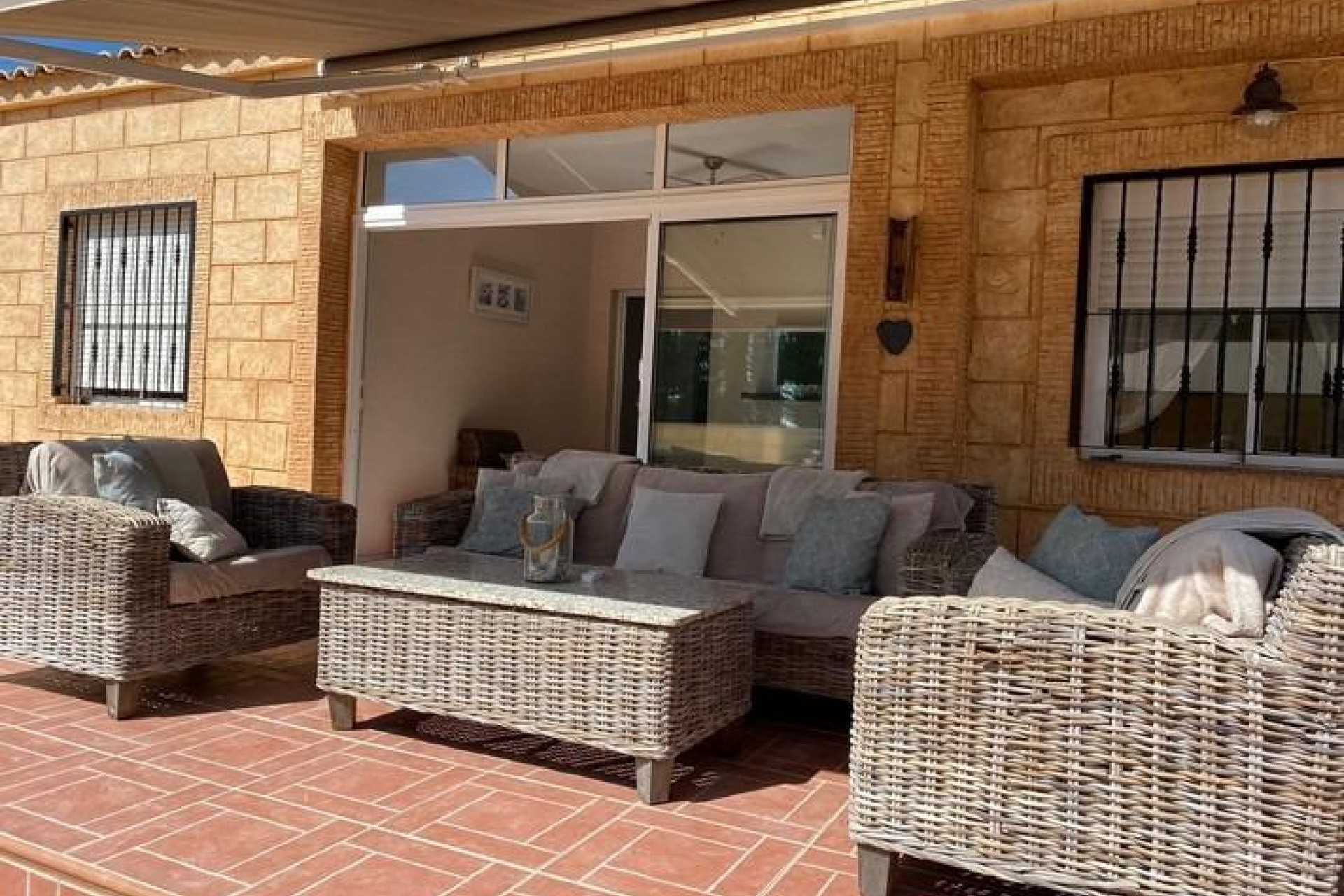 Återförsäljning - Villa -
Albatera - Campo De Albatera