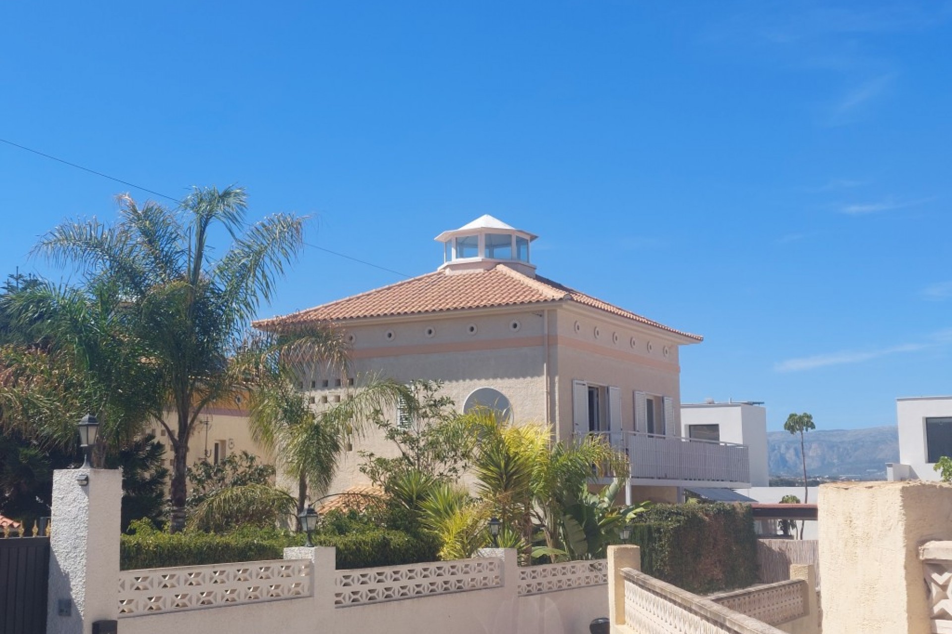 Återförsäljning - Villa -
Albir - Costa Blanca