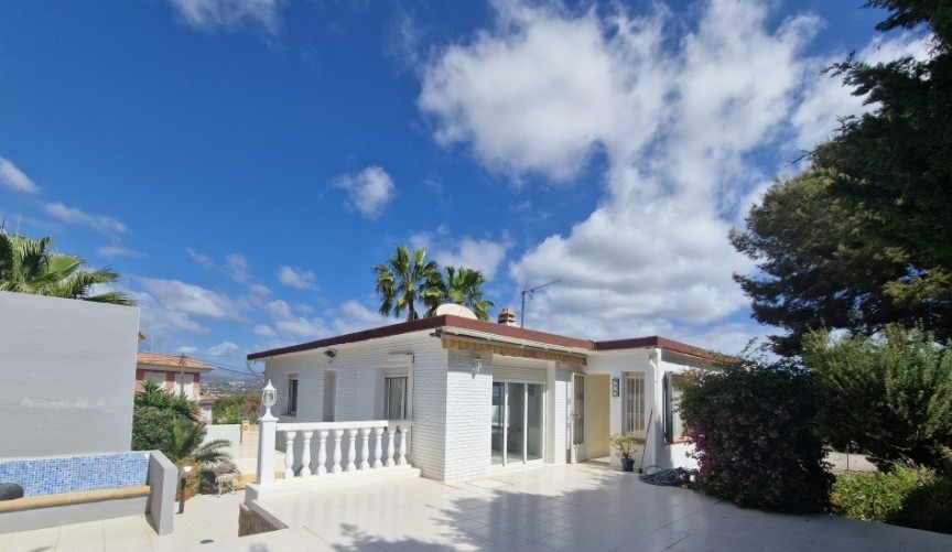 Återförsäljning - Villa -
Albir - Costa Blanca