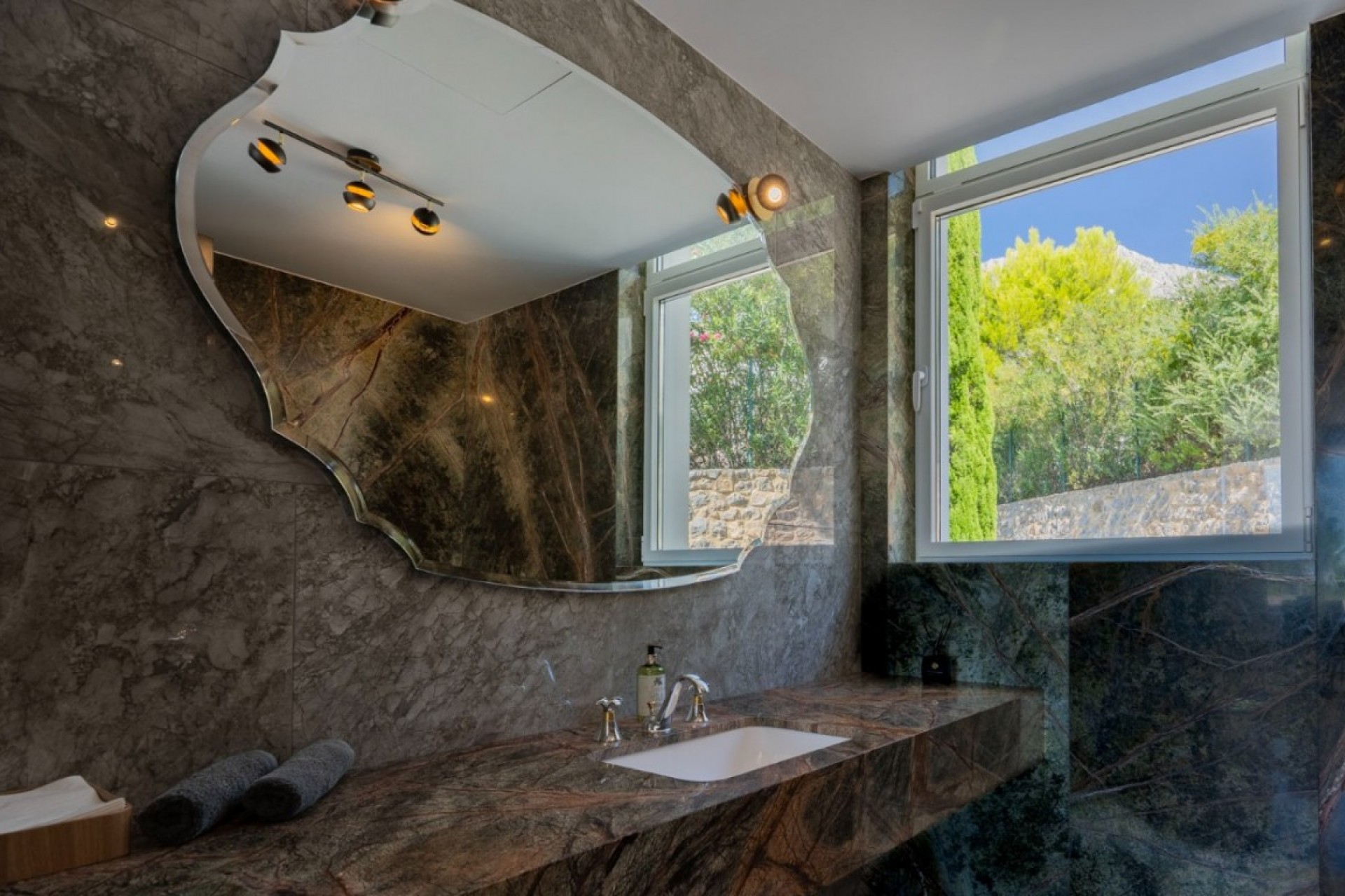 Återförsäljning - Villa -
Altea - Costa Blanca