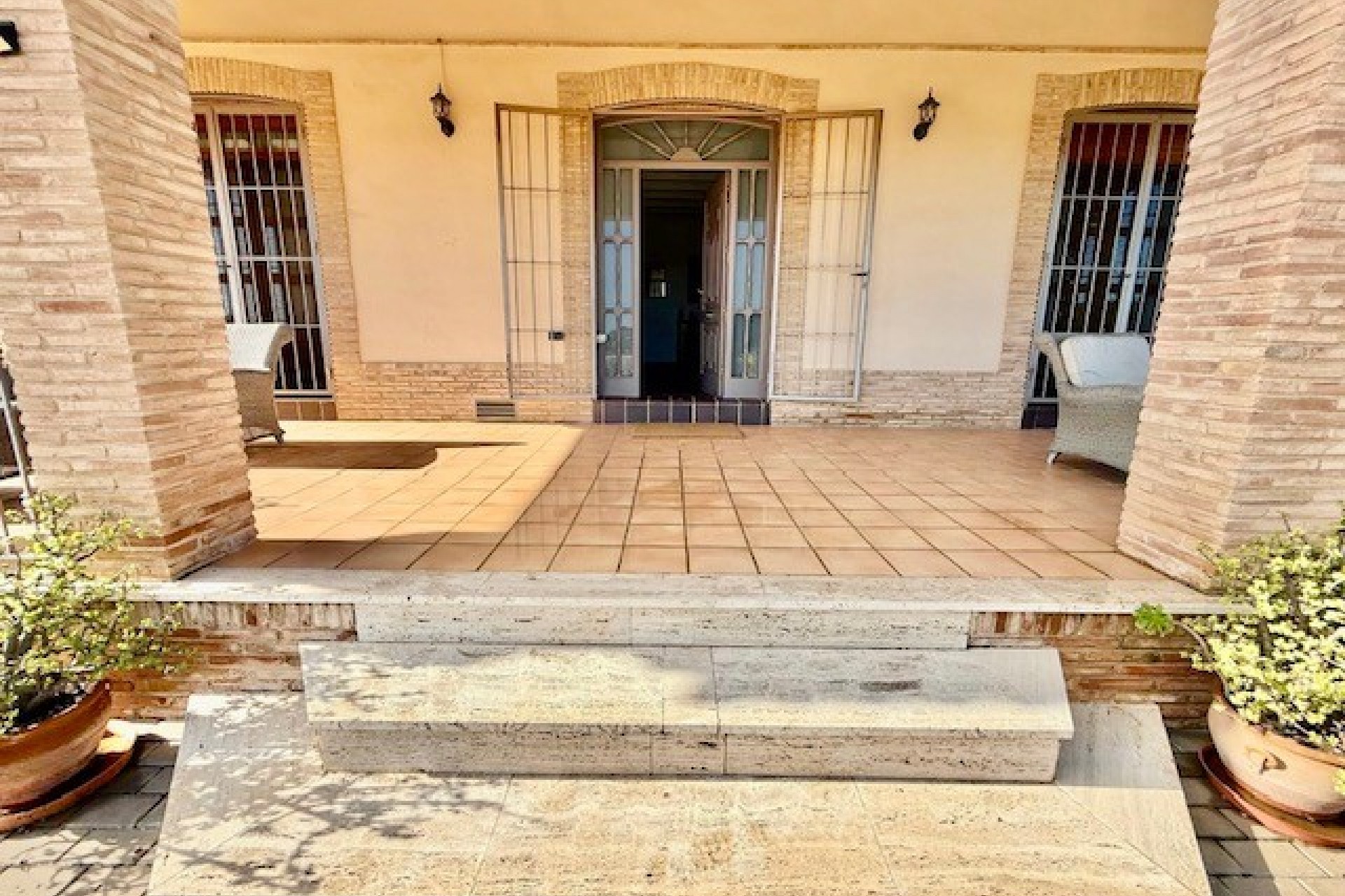 Återförsäljning - Villa -
Avileses - Inland