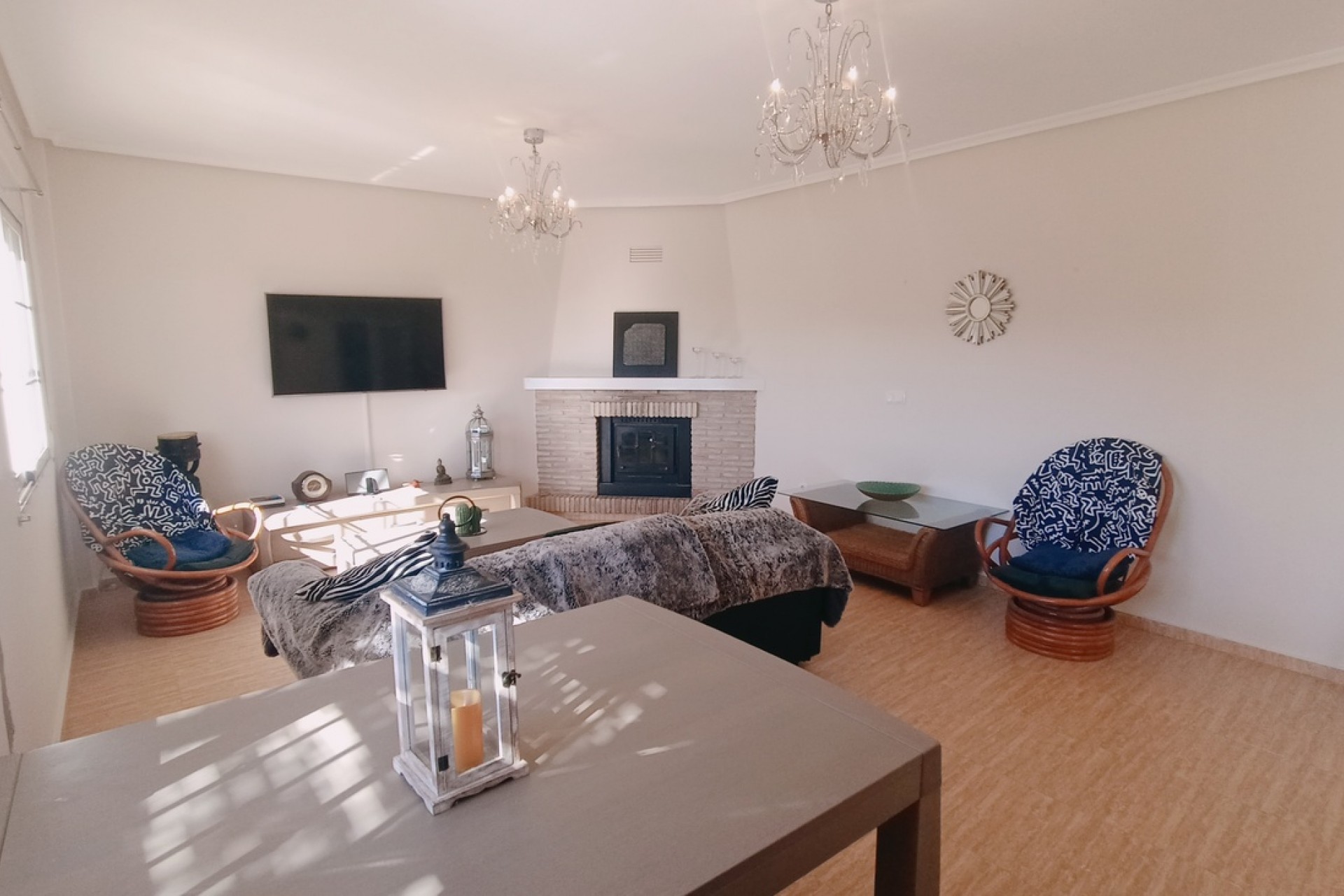 Återförsäljning - Villa -
Avileses - Inland