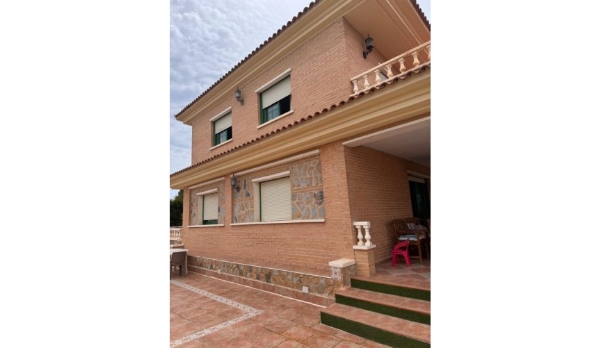 Återförsäljning - Villa -
Benidorm - Costa Blanca