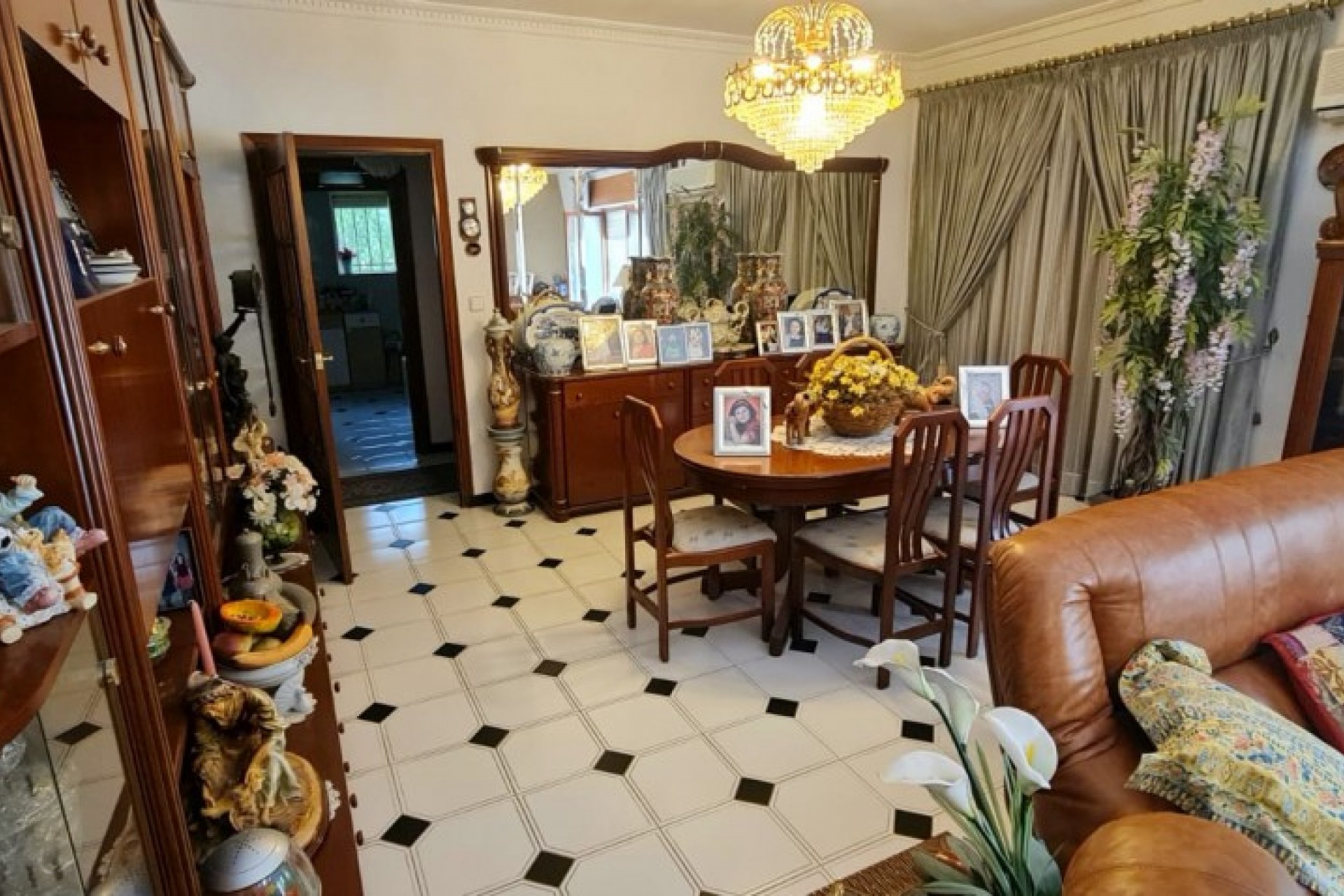 Återförsäljning - Villa -
Benidorm - Costa Blanca