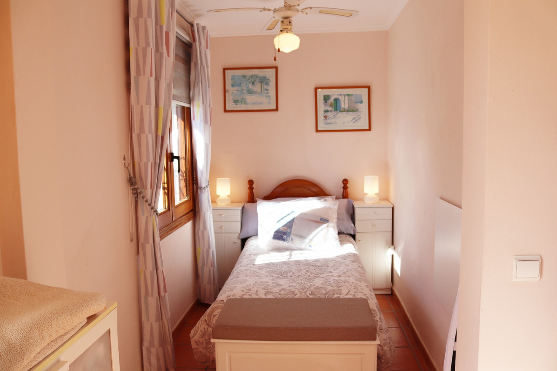 Återförsäljning - Villa -
Benigembla - Inland