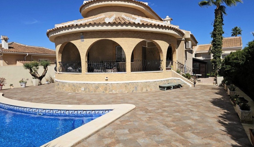 Återförsäljning - Villa -
Benijofar - Costa Blanca