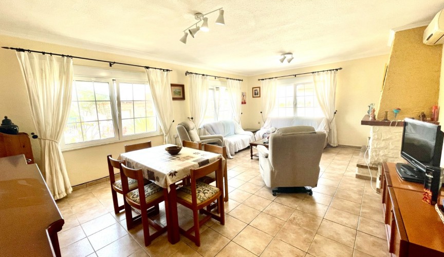 Återförsäljning - Villa -
Benijofar - Costa Blanca