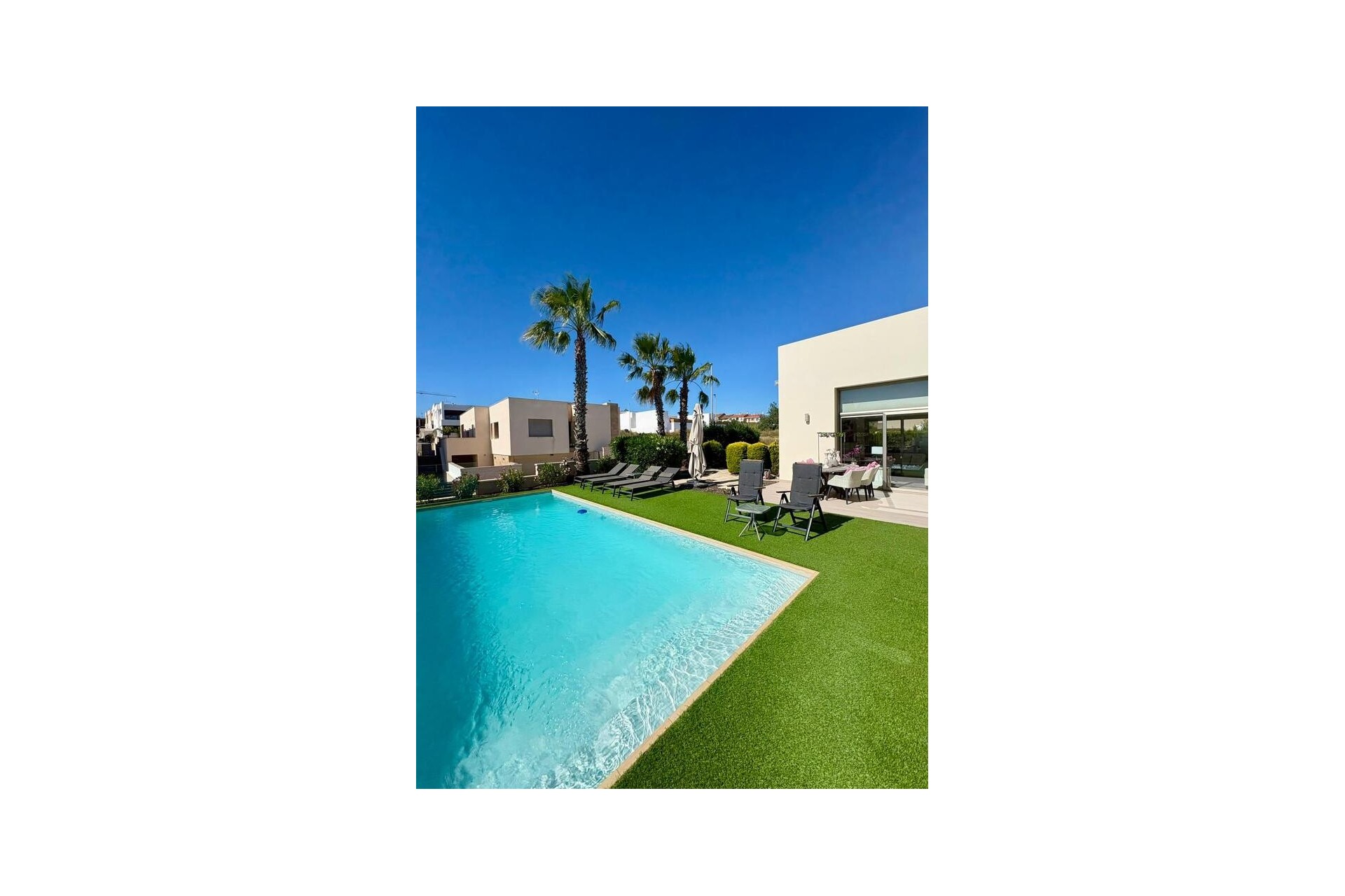 Återförsäljning - Villa -
Benijofar - Costa Blanca